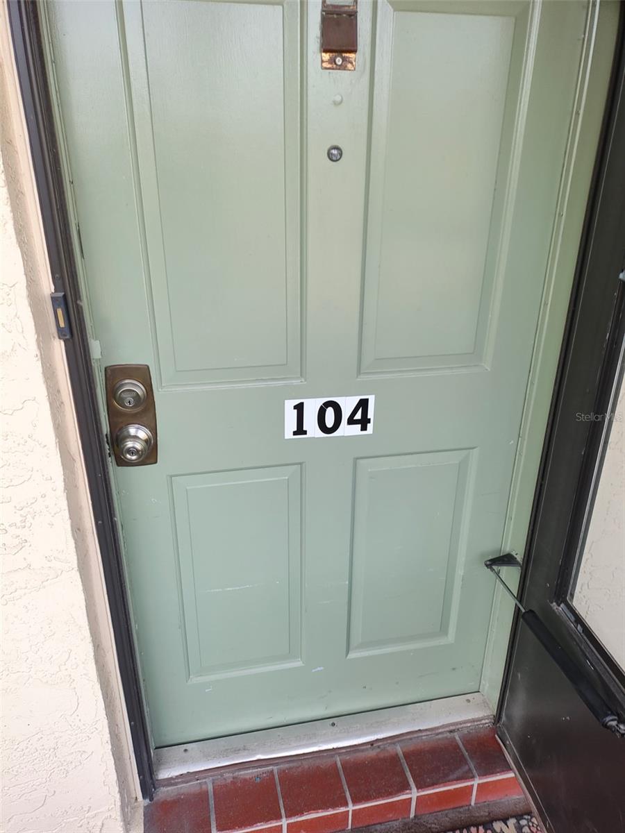 Image 2 of 10 For 11700 Park Blvd  104