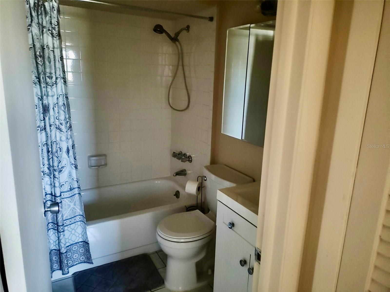 Image 6 of 10 For 11700 Park Blvd  104