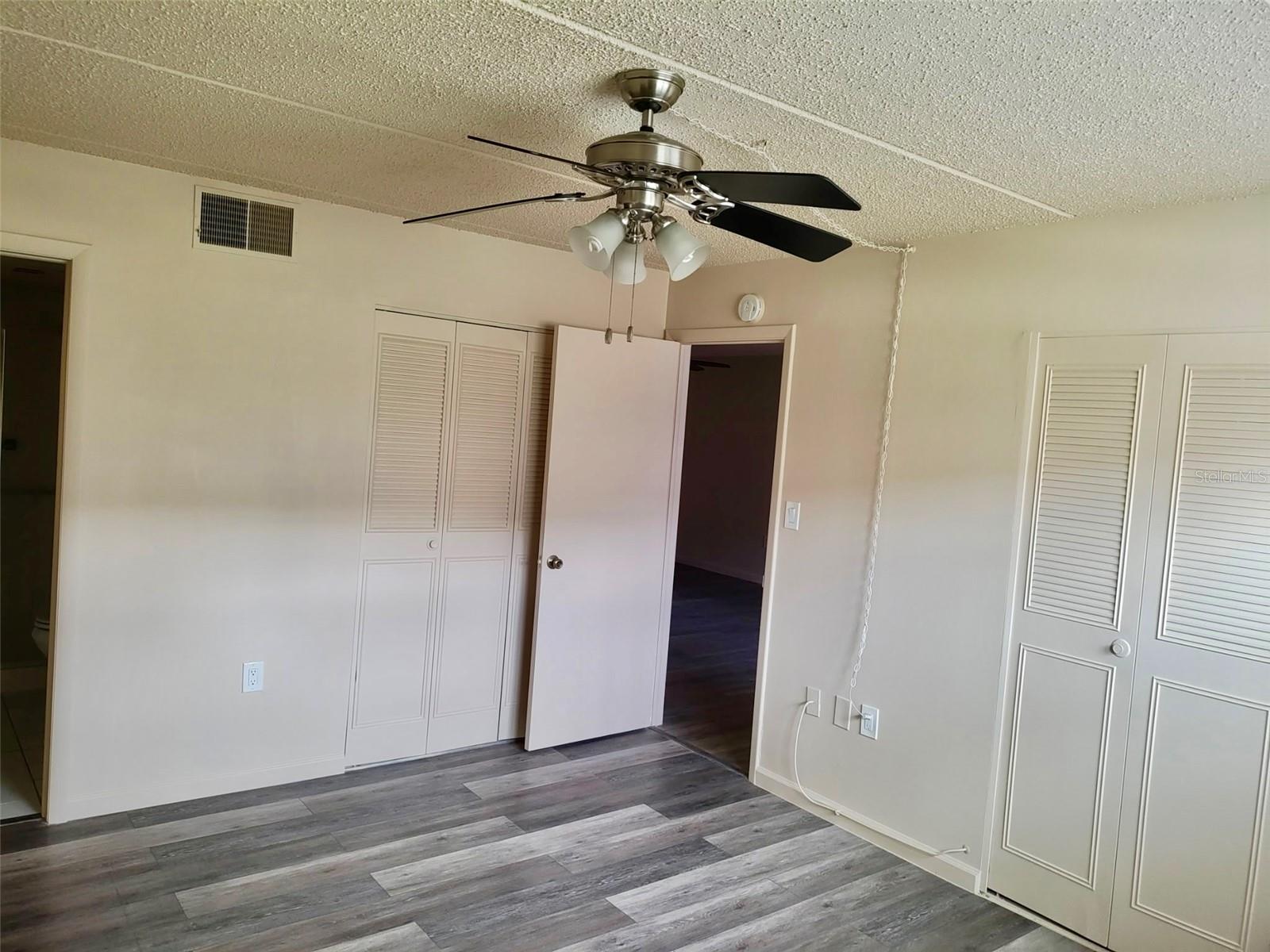 Image 8 of 10 For 11700 Park Blvd  104