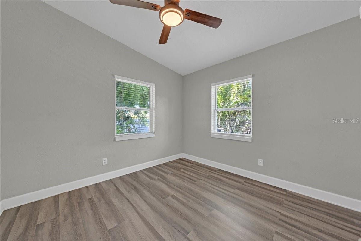 Image 11 of 34 For 3997 Marlin Drive Se