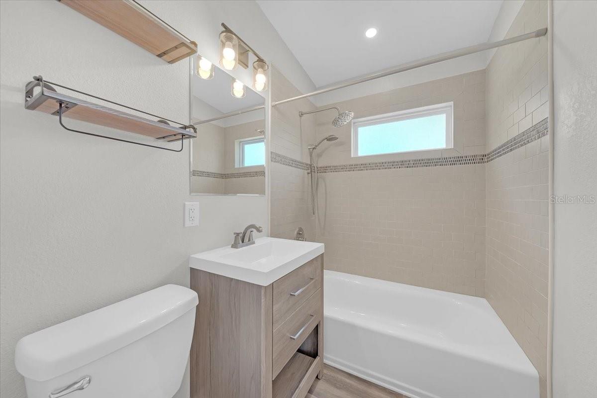 Image 18 of 34 For 3997 Marlin Drive Se