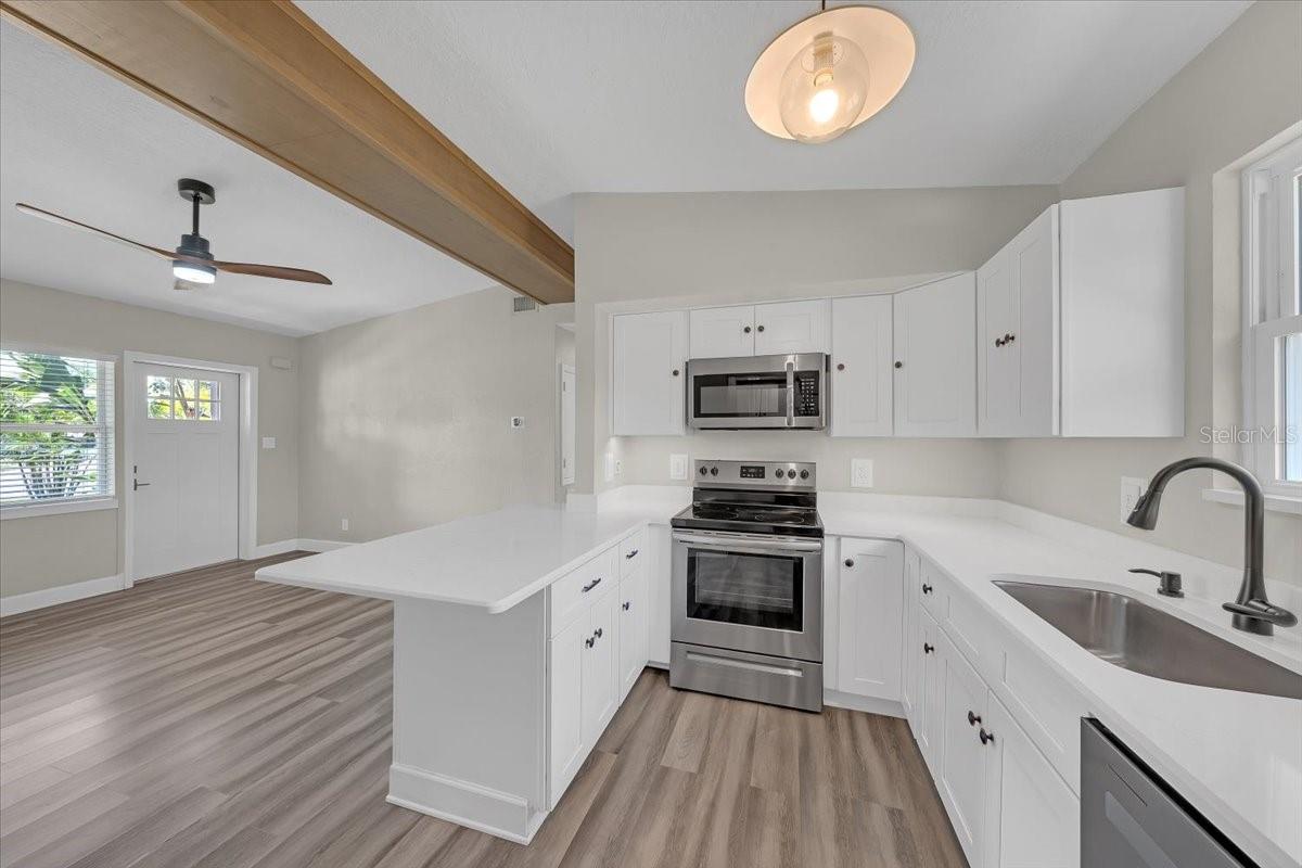 Image 9 of 34 For 3997 Marlin Drive Se