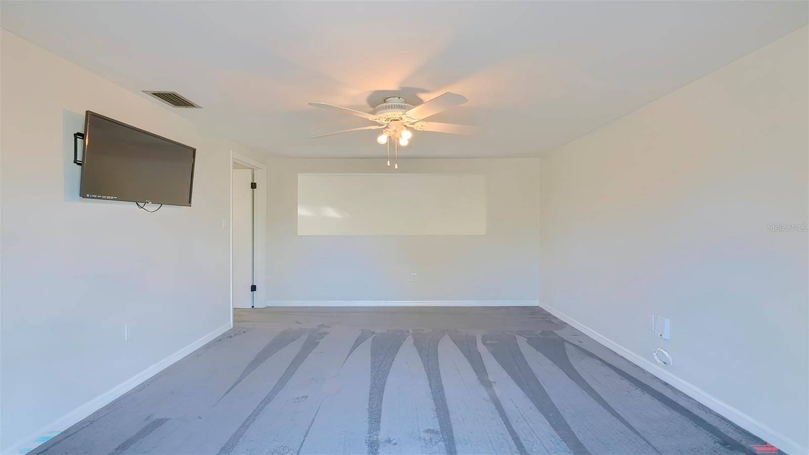 Image 23 of 43 For 7331 Dianne Drive