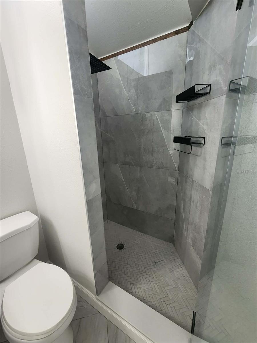 Image 31 of 43 For 7331 Dianne Drive