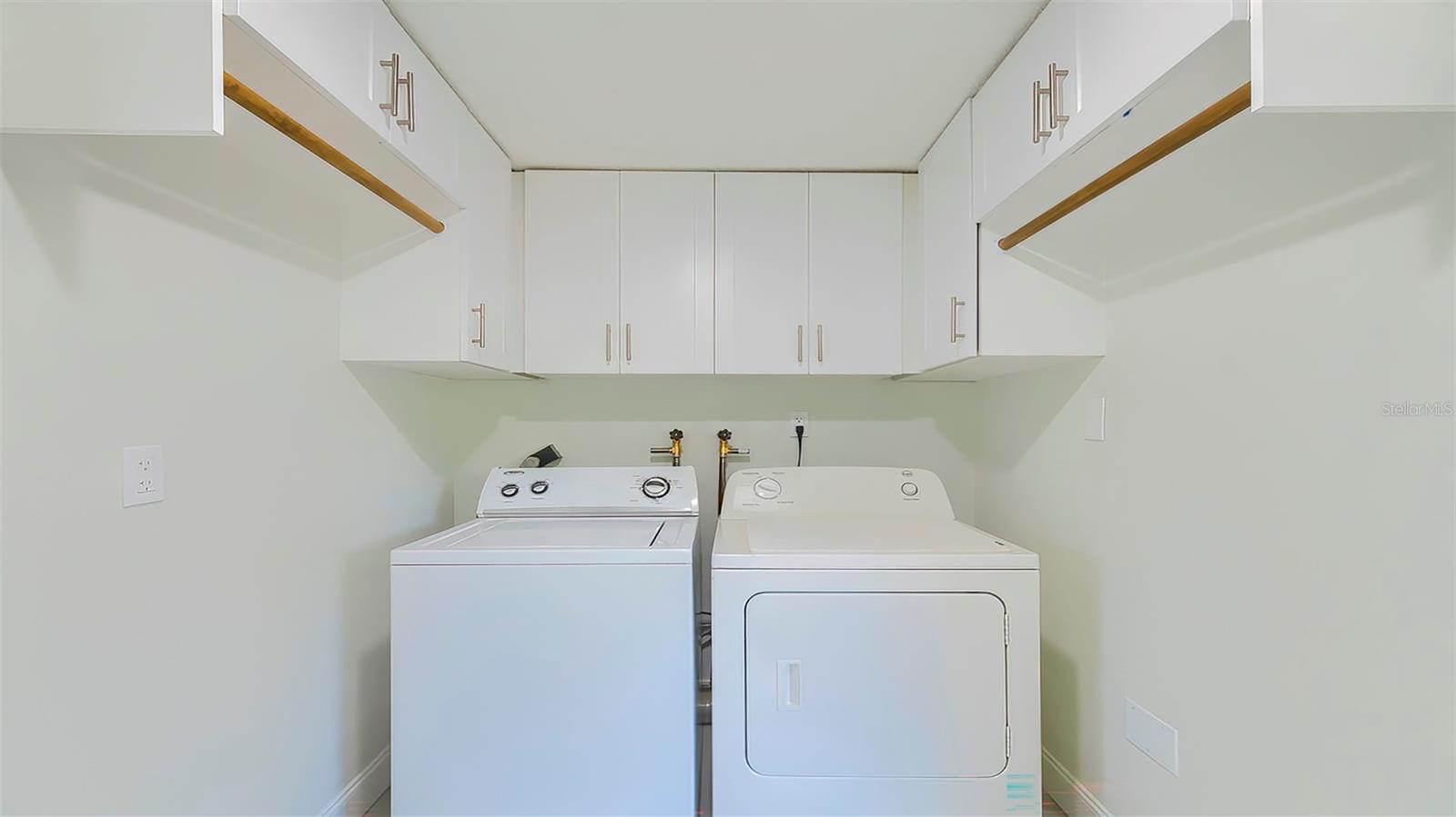 Image 33 of 43 For 7331 Dianne Drive