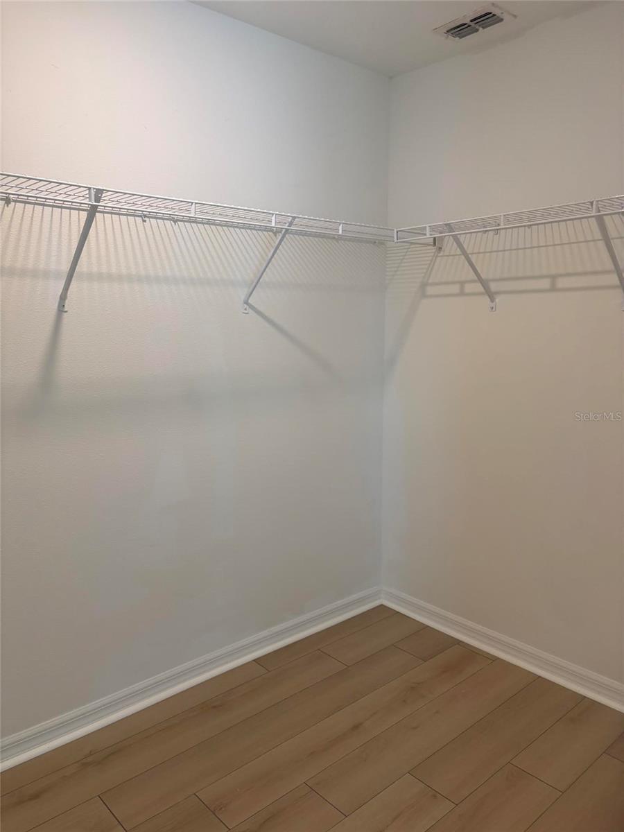 Image 17 of 31 For 14442 Editors Note Street