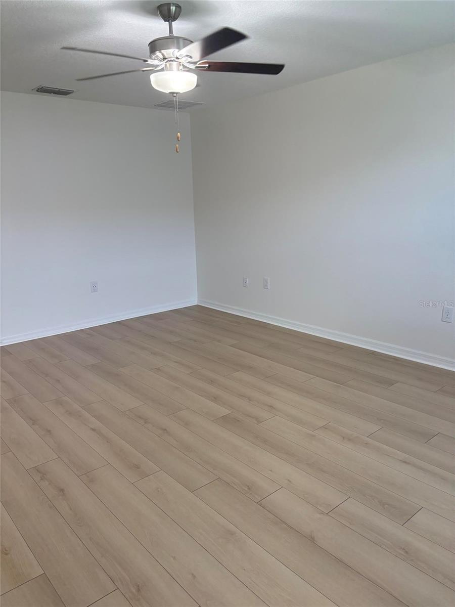 Image 18 of 31 For 14442 Editors Note Street