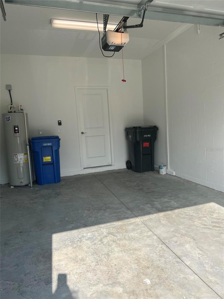 Image 23 of 31 For 14442 Editors Note Street