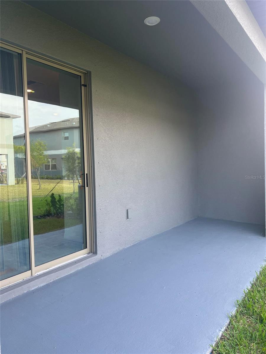 Image 25 of 31 For 14442 Editors Note Street