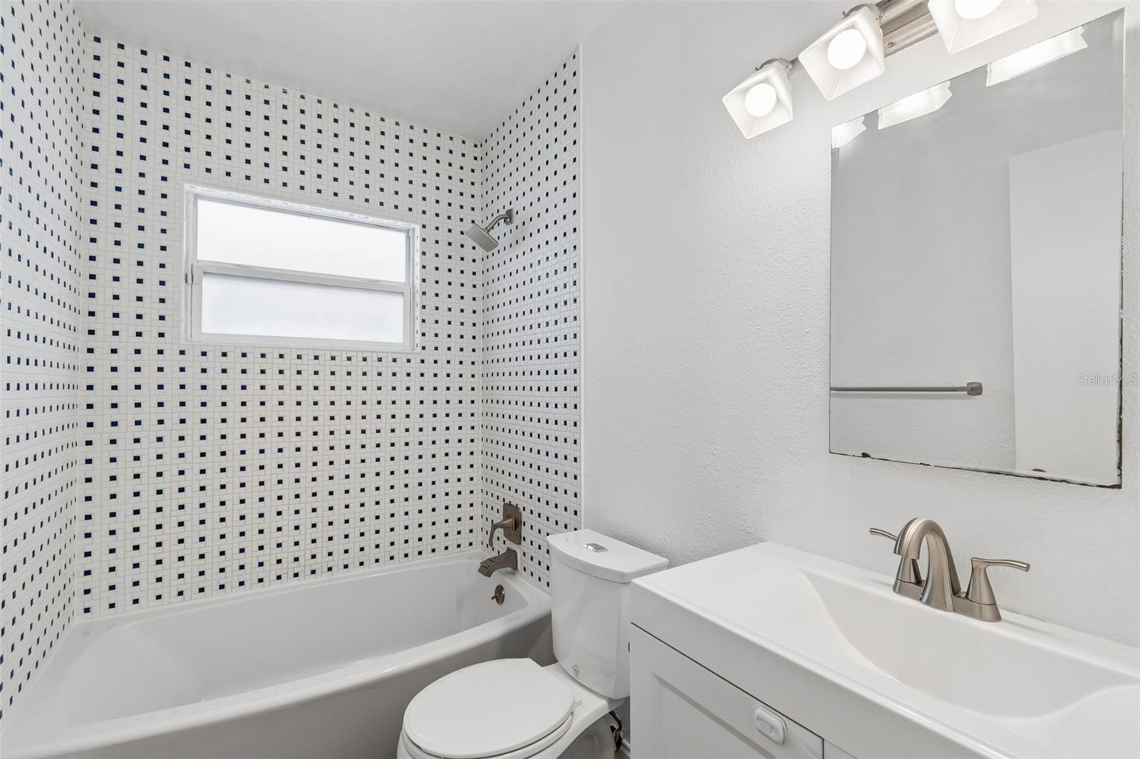 Listing photo id 19 for 911 Patterson Street