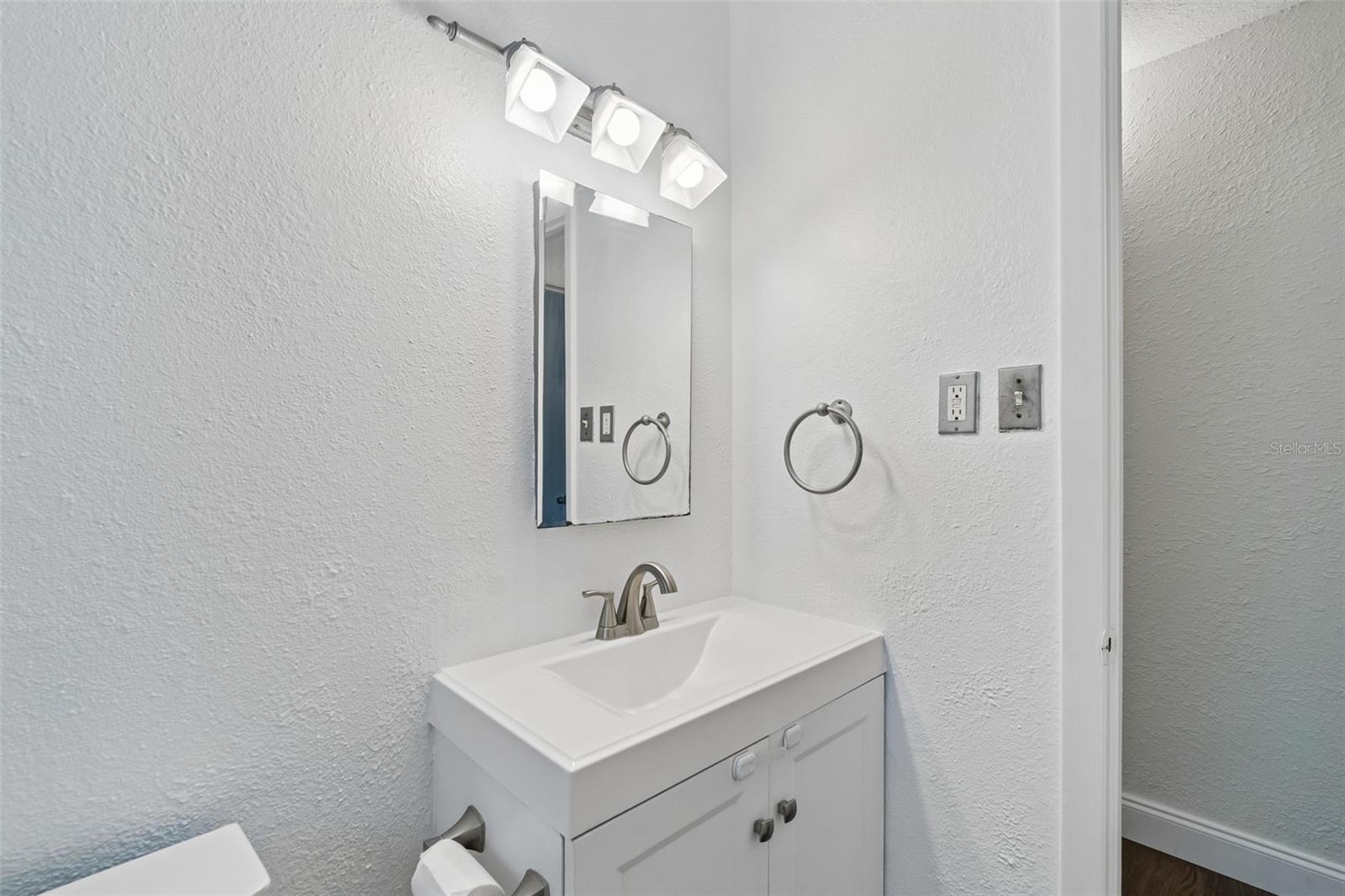 Listing photo id 21 for 911 Patterson Street