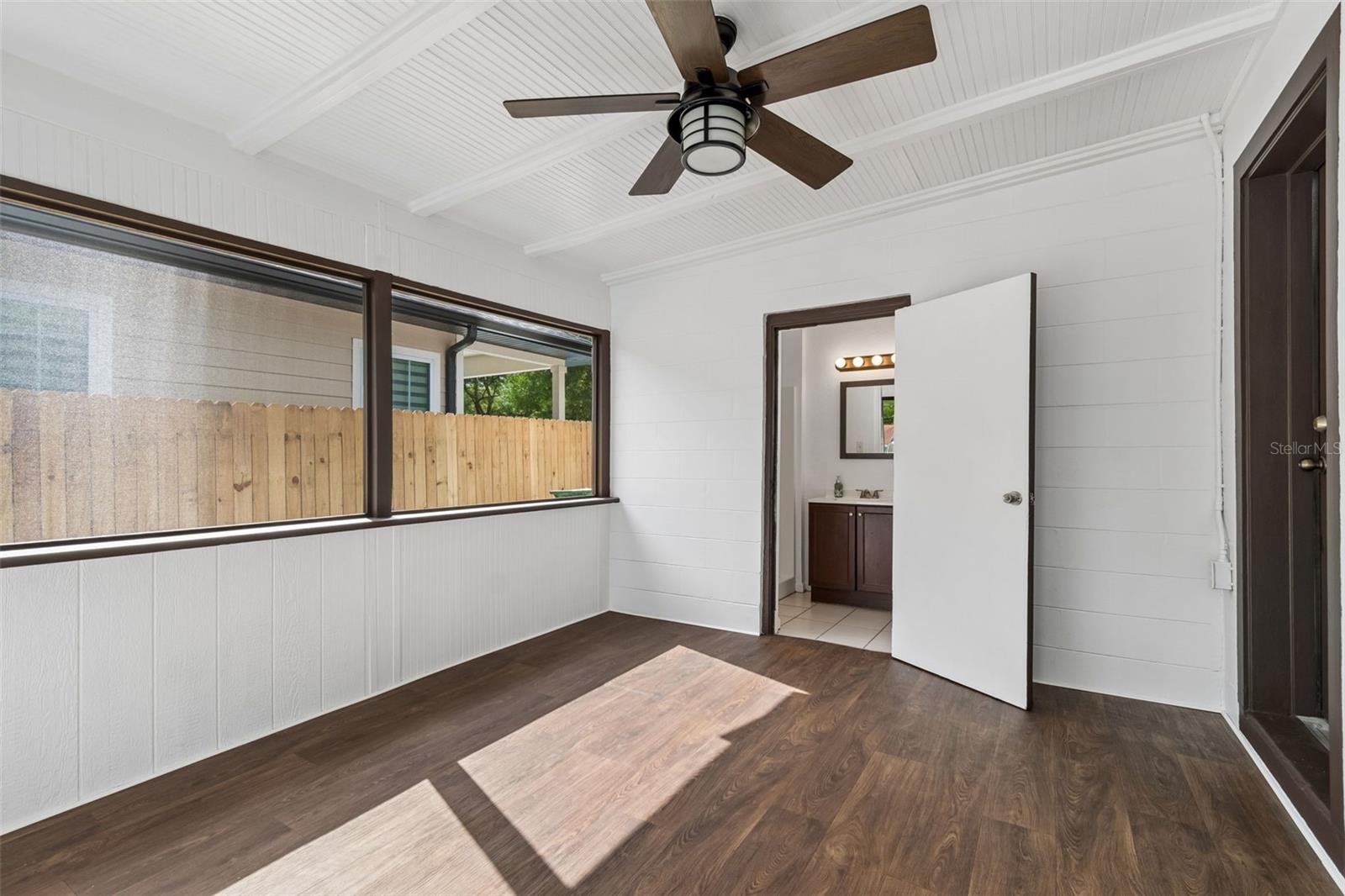 Listing photo id 29 for 911 Patterson Street