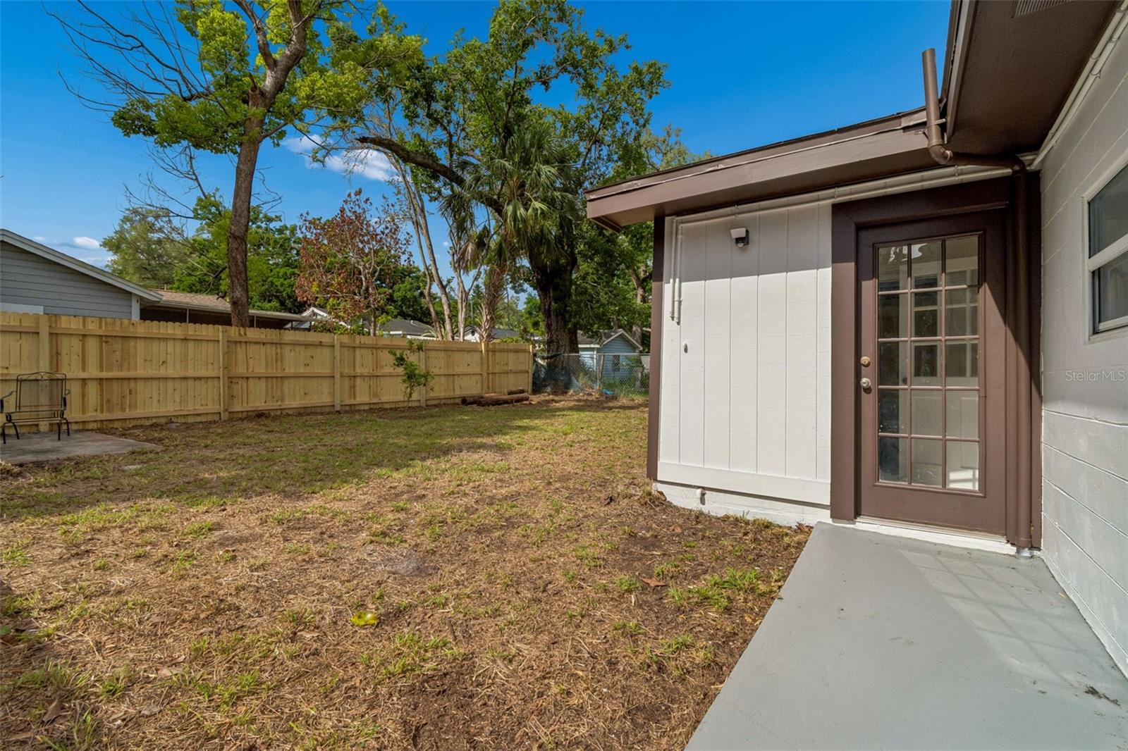 Listing photo id 31 for 911 Patterson Street