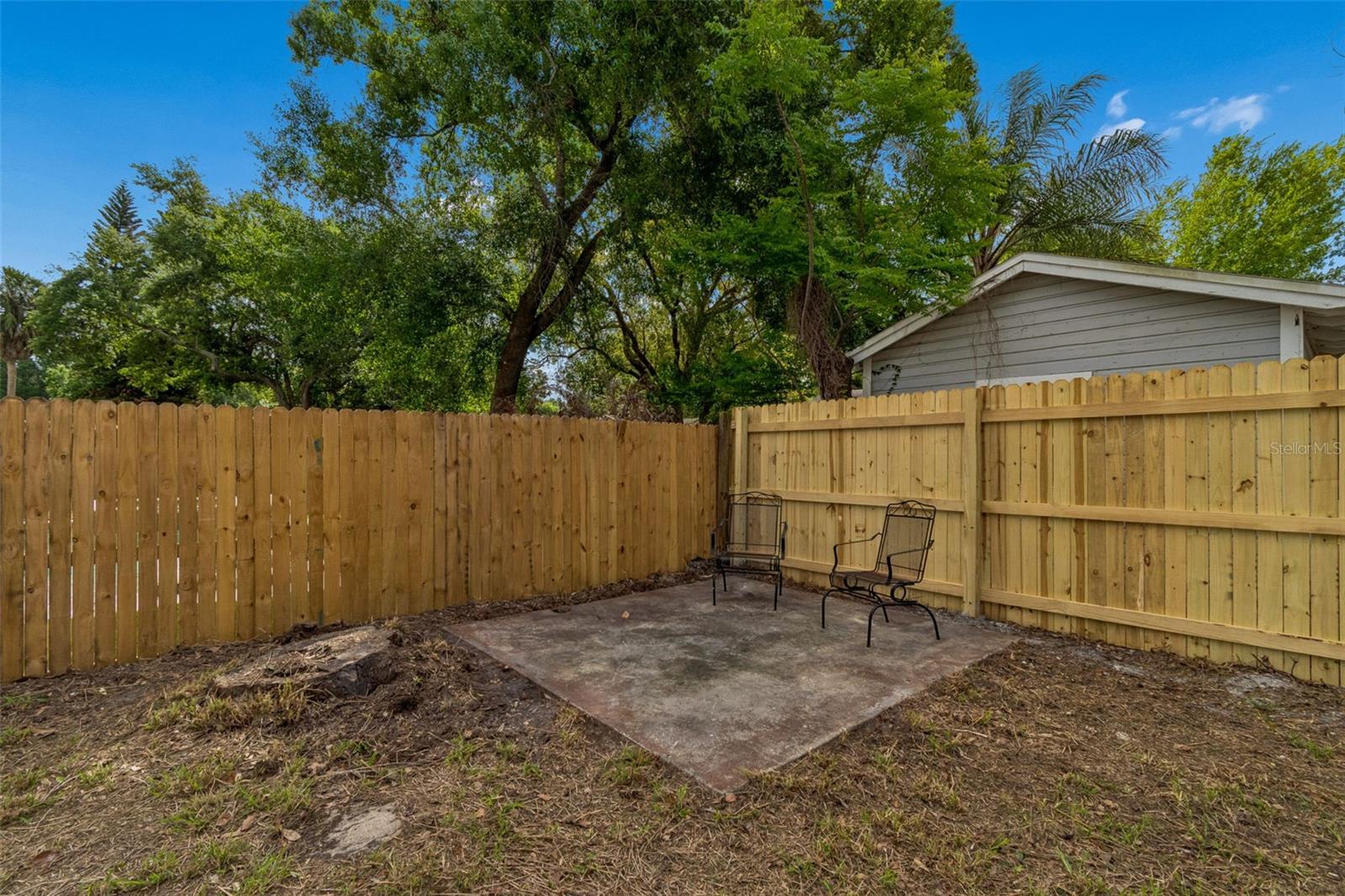 Listing photo id 33 for 911 Patterson Street