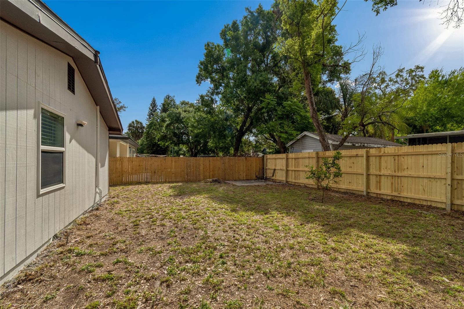 Listing photo id 34 for 911 Patterson Street