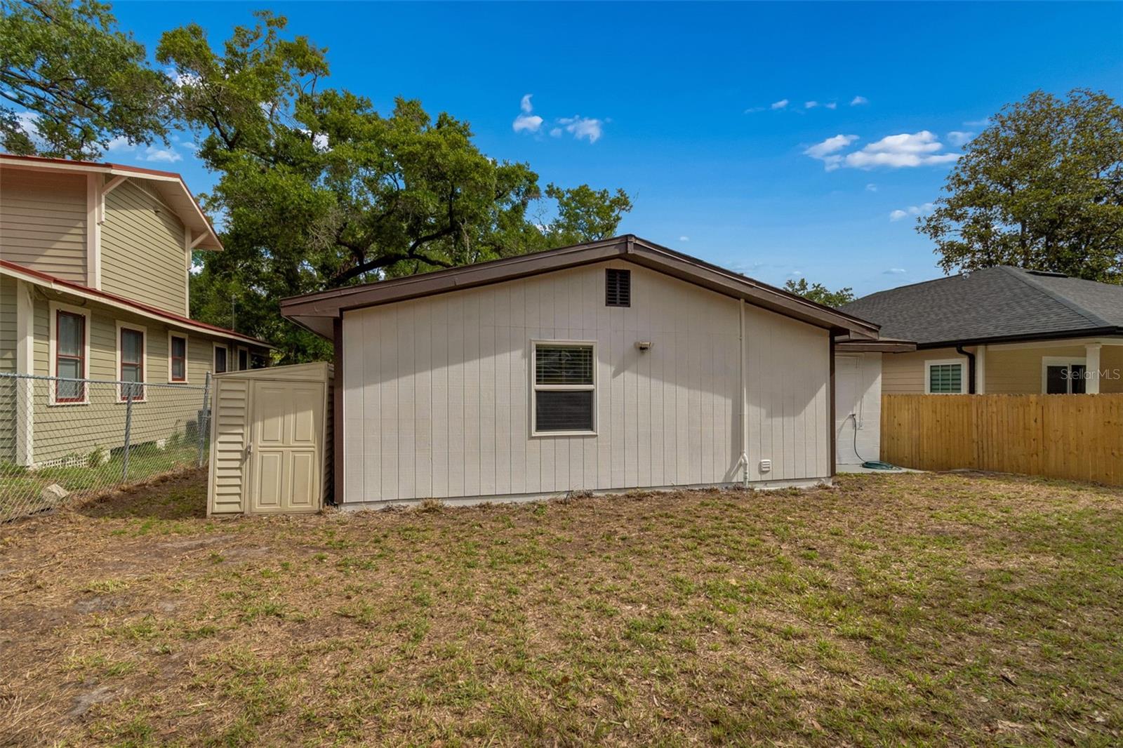 Listing photo id 35 for 911 Patterson Street