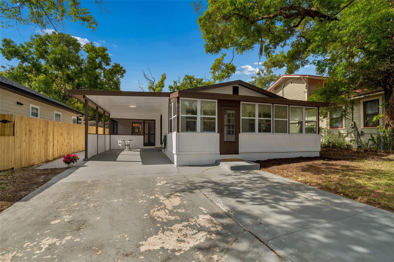 Listing photo id 39 for 911 Patterson Street