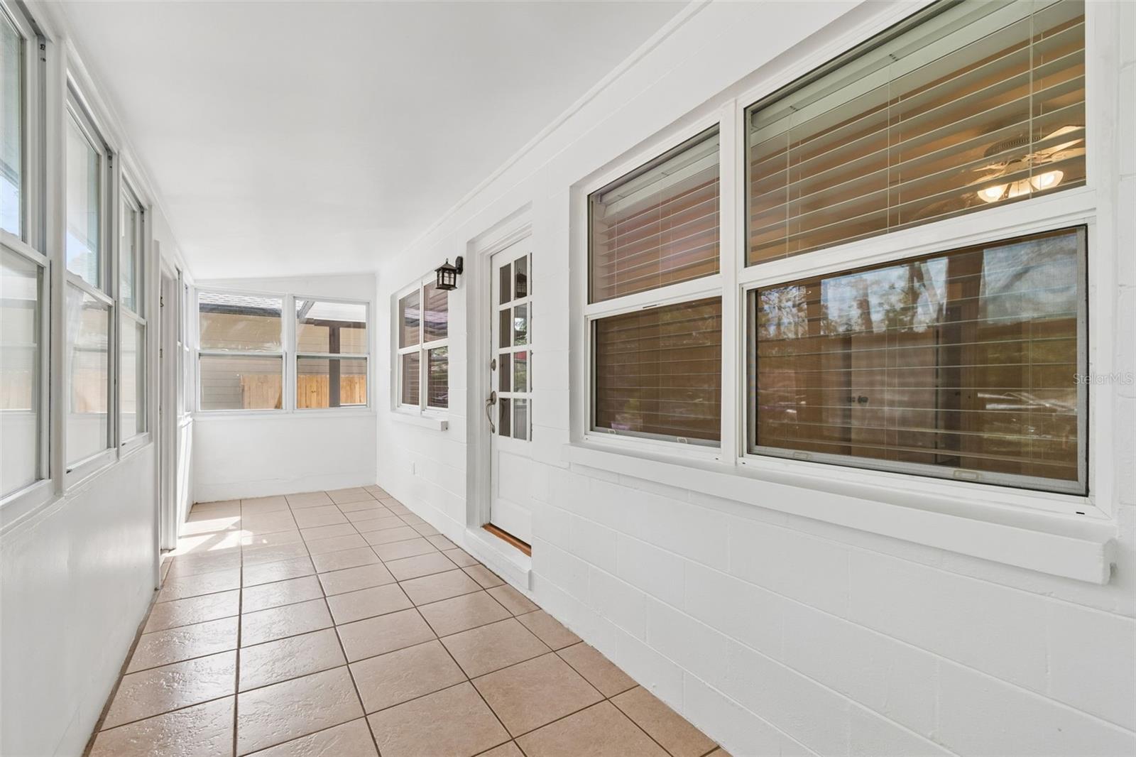 Listing photo id 5 for 911 Patterson Street