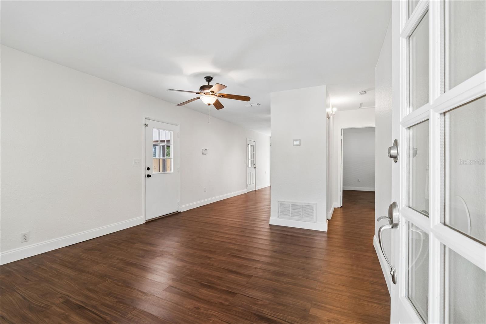 Listing photo id 6 for 911 Patterson Street