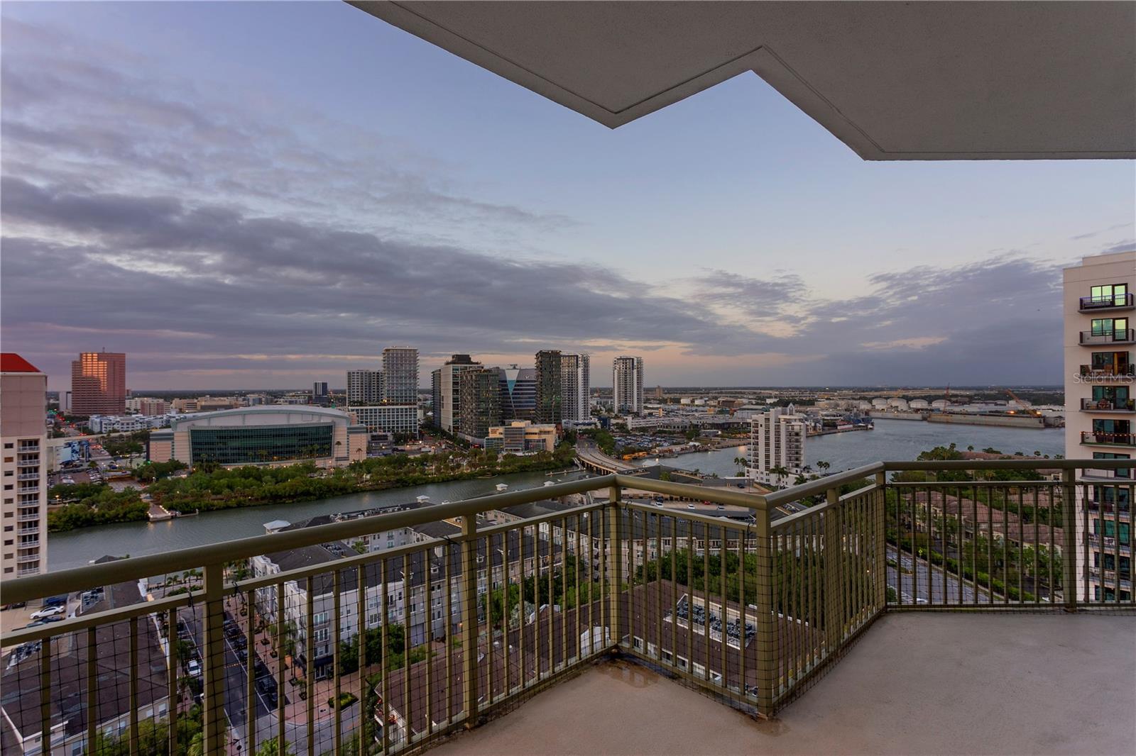 Image 14 of 86 For 450 Knights Run Avenue 1901