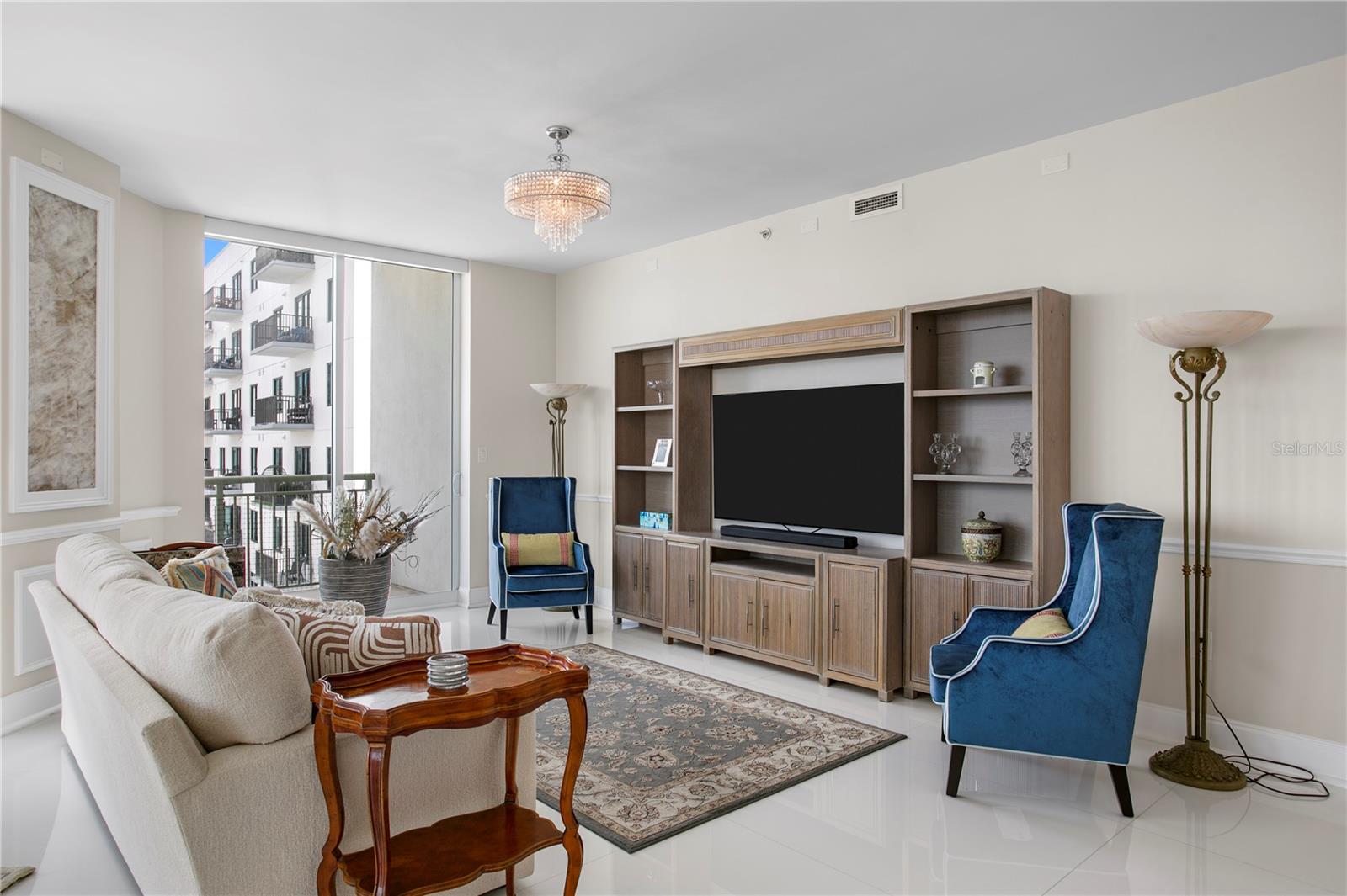 Image 29 of 86 For 450 Knights Run Avenue 1901