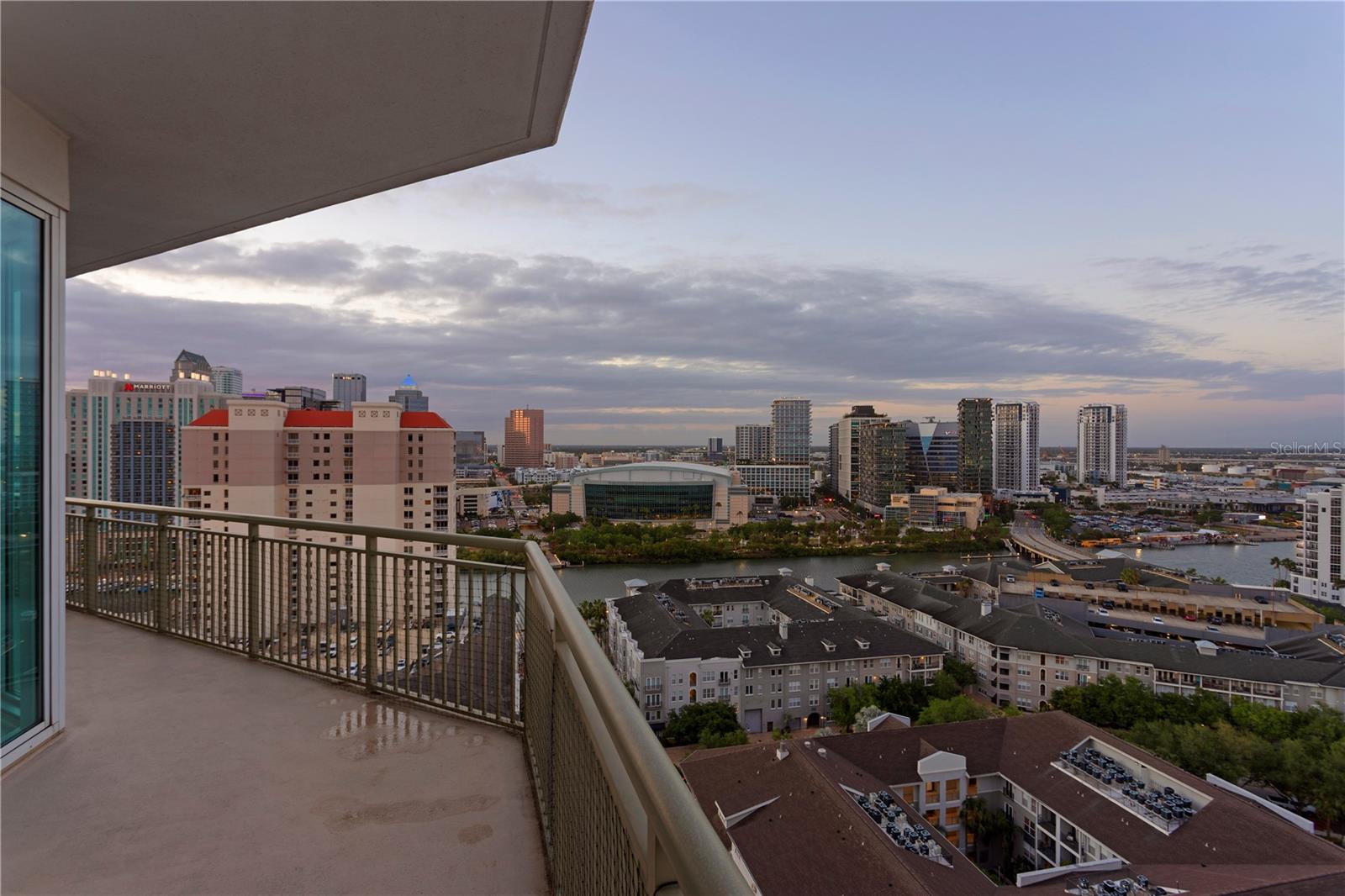 Image 3 of 86 For 450 Knights Run Avenue 1901