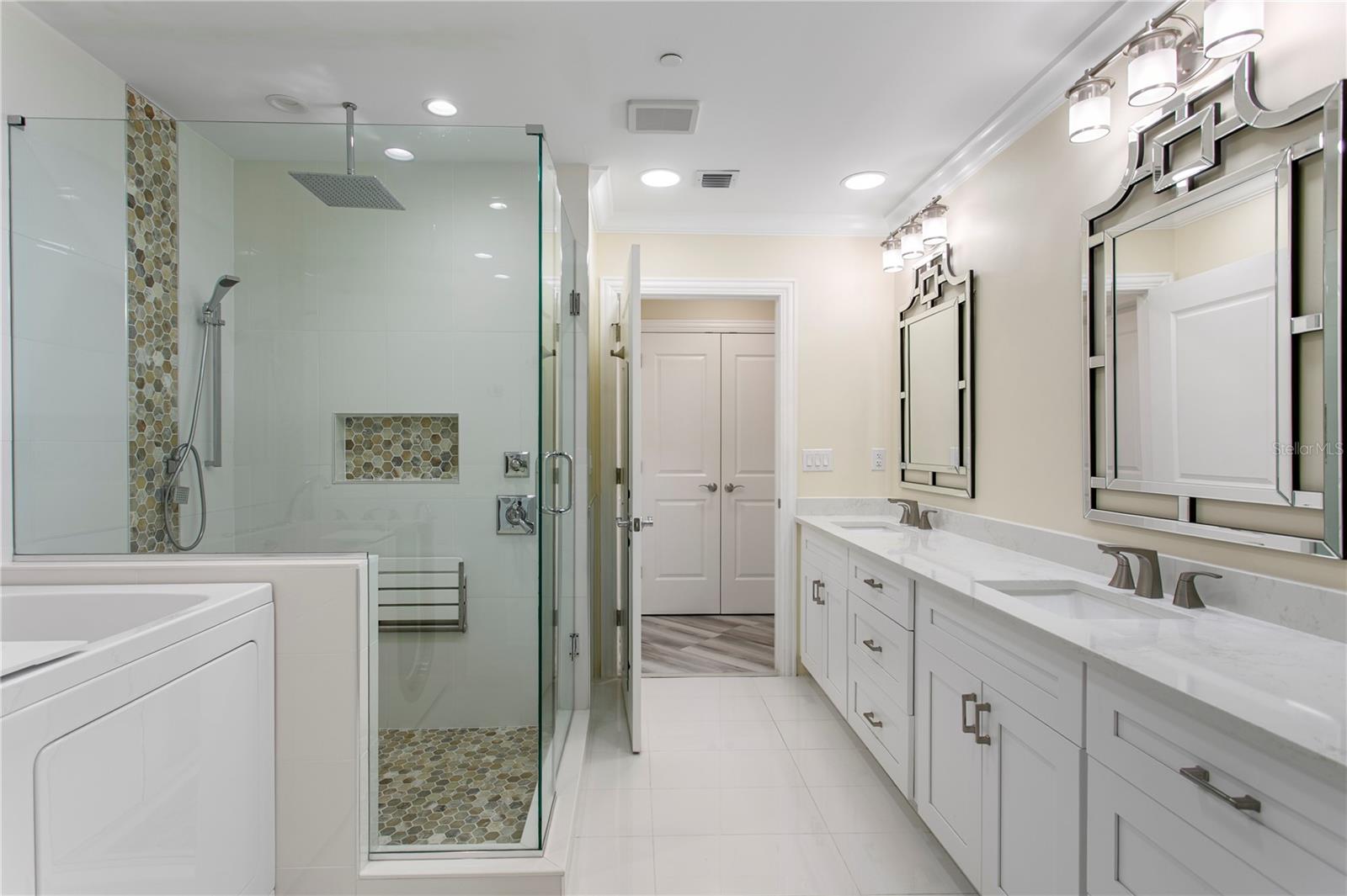 Image 38 of 86 For 450 Knights Run Avenue 1901