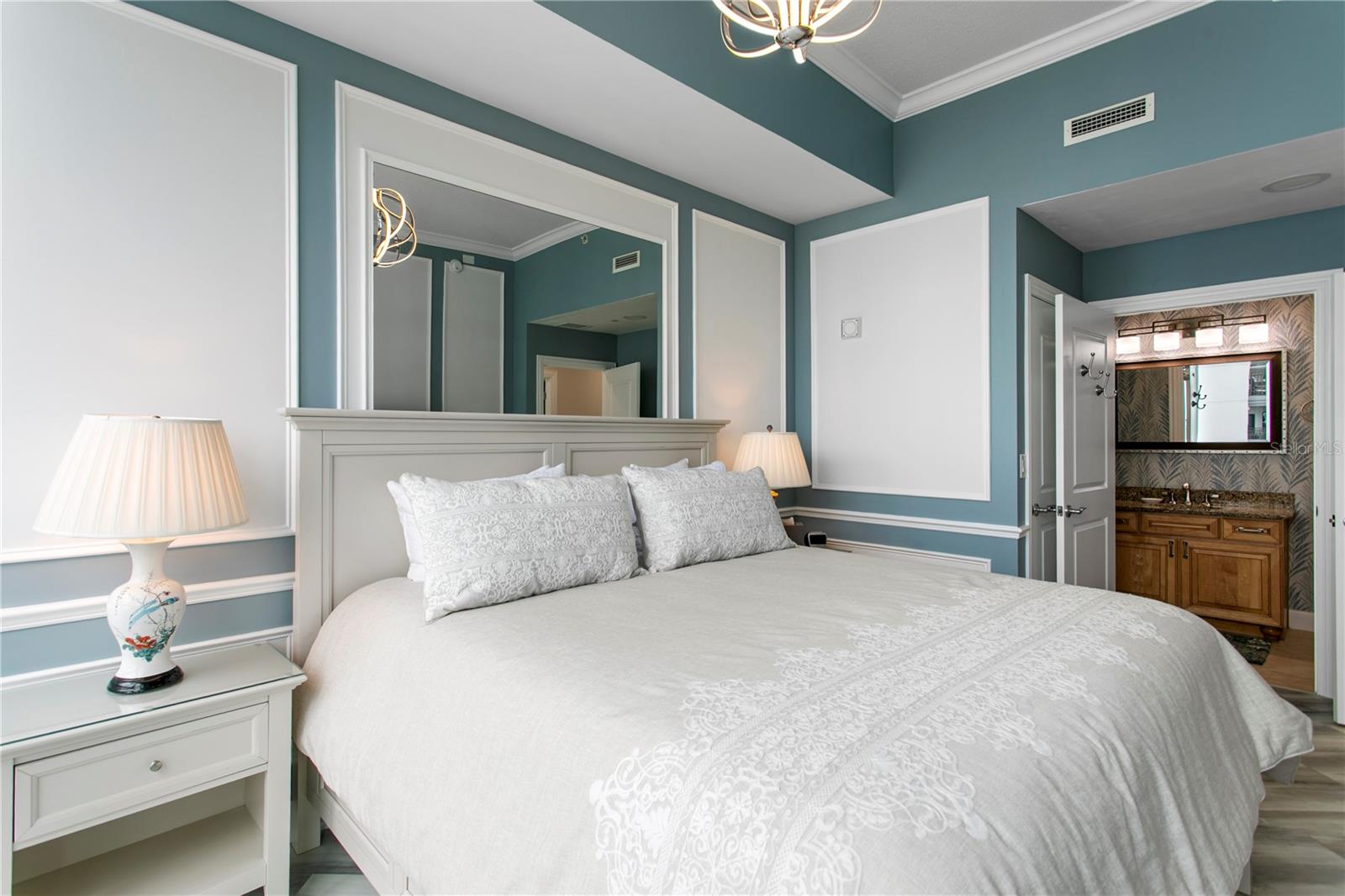 Image 43 of 86 For 450 Knights Run Avenue 1901