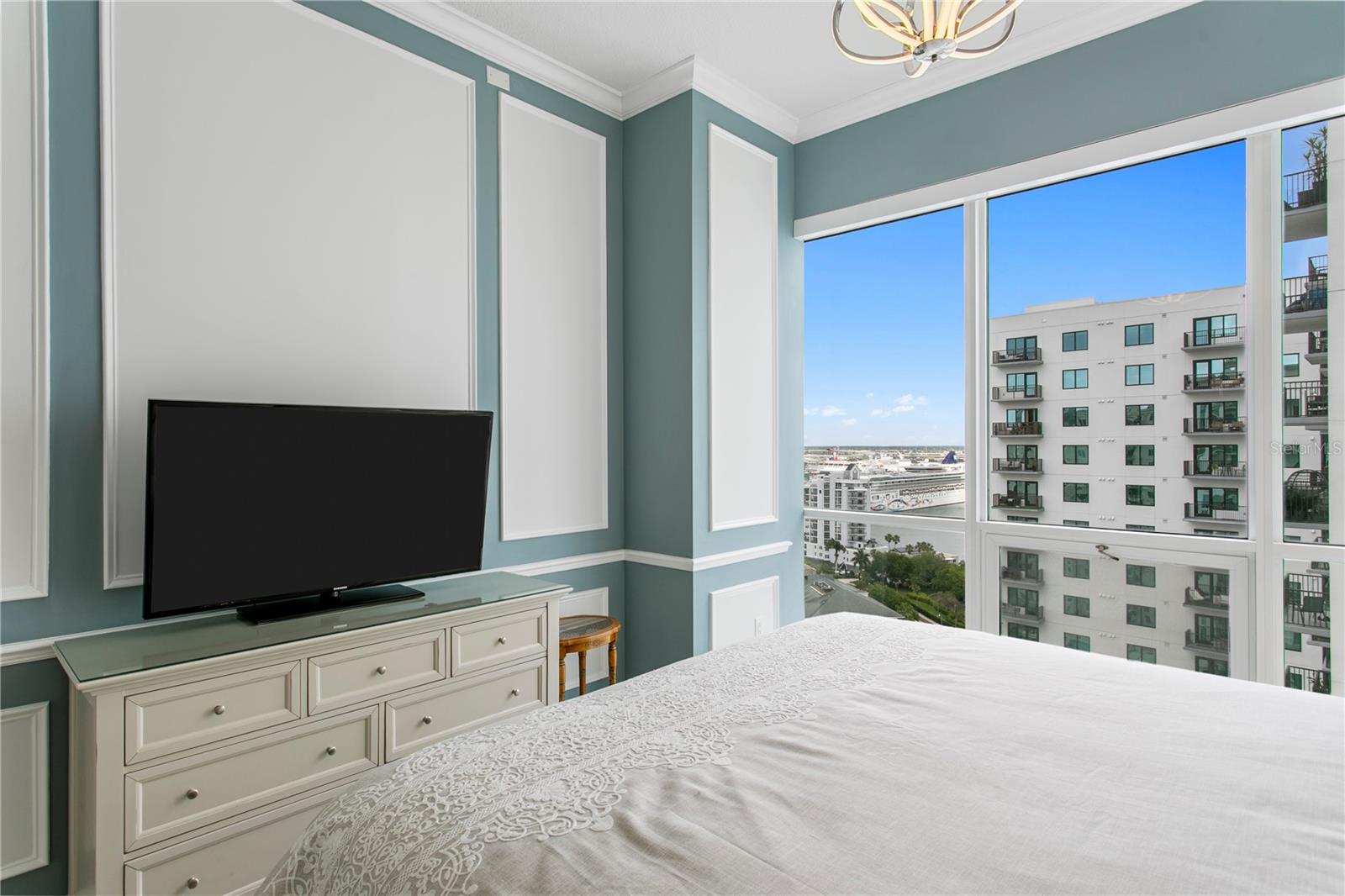 Image 45 of 86 For 450 Knights Run Avenue 1901