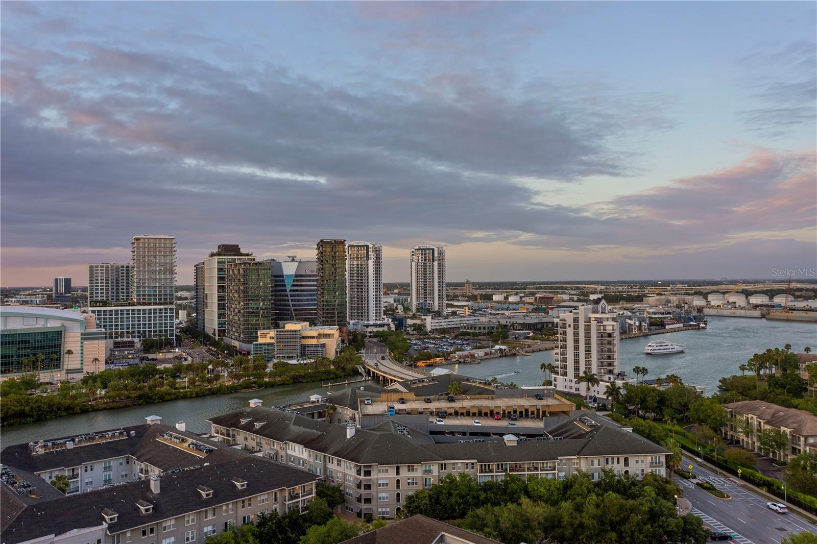 Image 77 of 86 For 450 Knights Run Avenue 1901