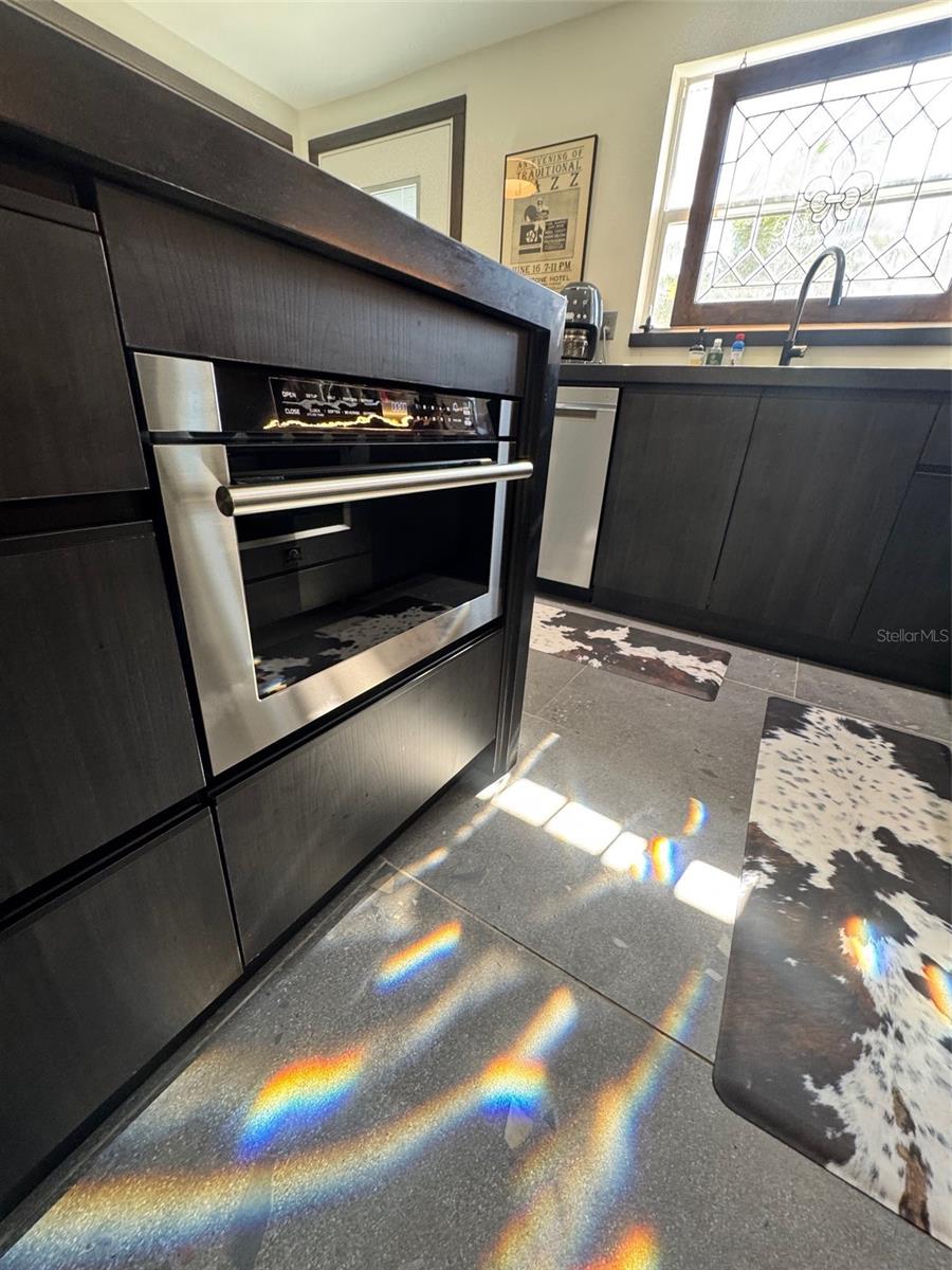 Listing photo id 14 for 541 Spanish Drive N