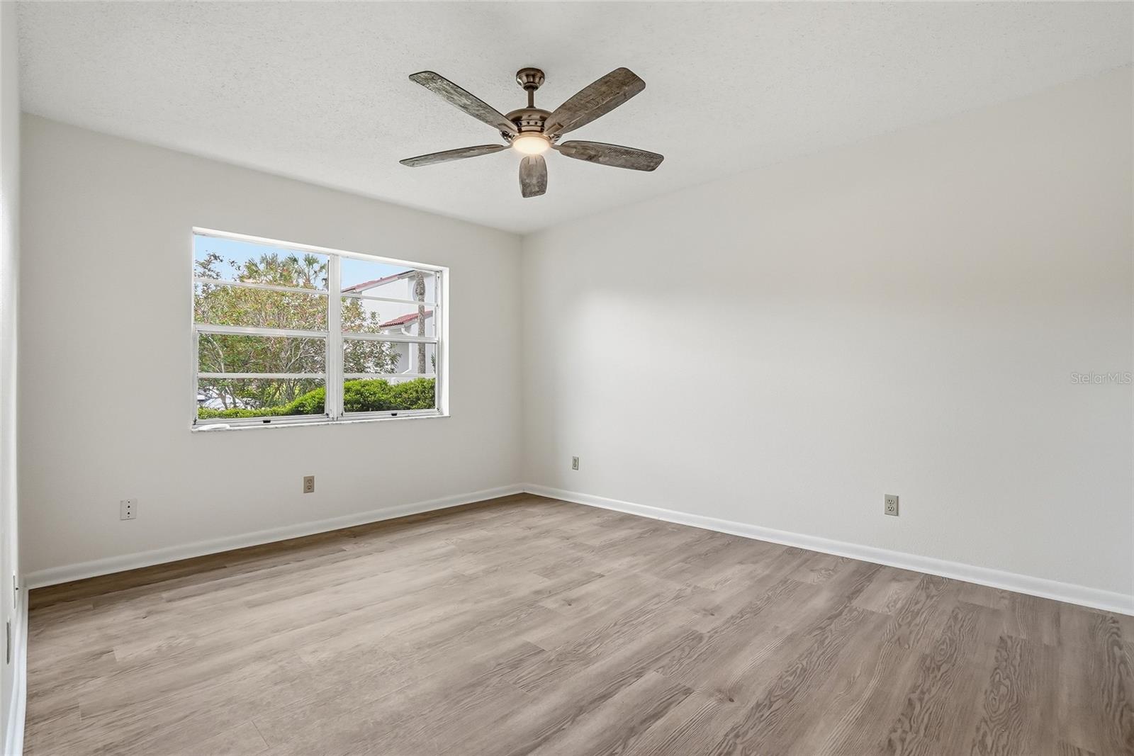 Image 11 of 20 For 500 Santa Cruz Place Ne D