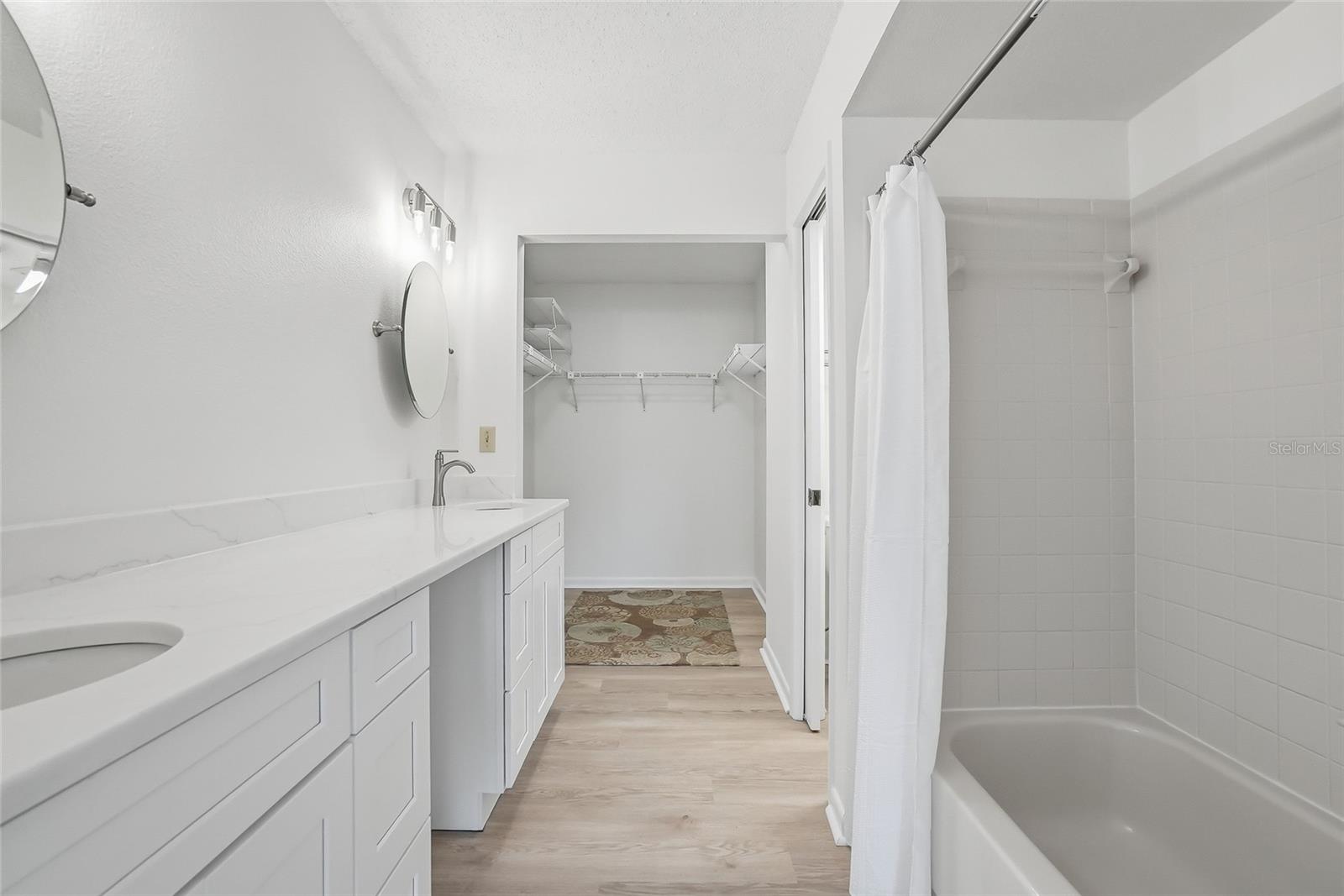 Image 14 of 20 For 500 Santa Cruz Place Ne D