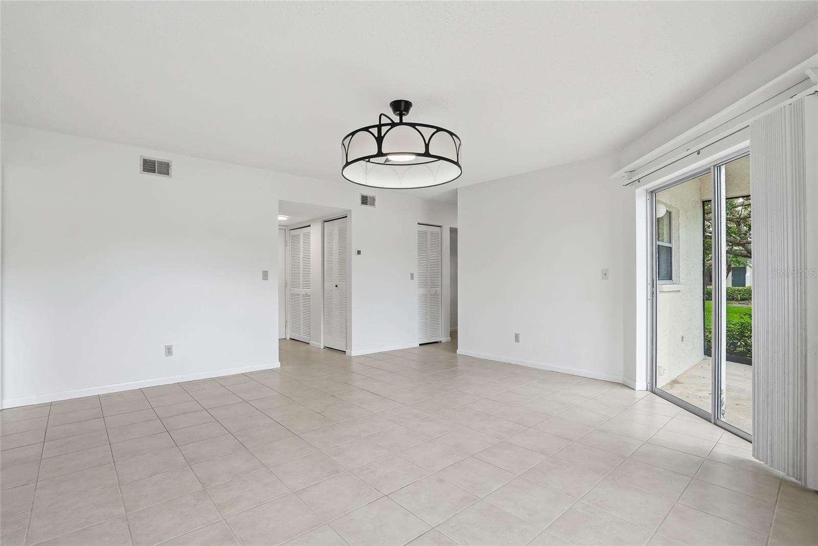 Image 6 of 20 For 500 Santa Cruz Place Ne D