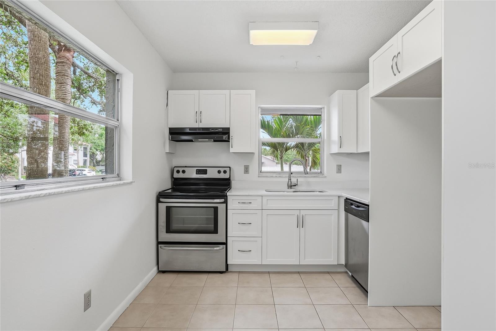 Image 8 of 20 For 500 Santa Cruz Place Ne D