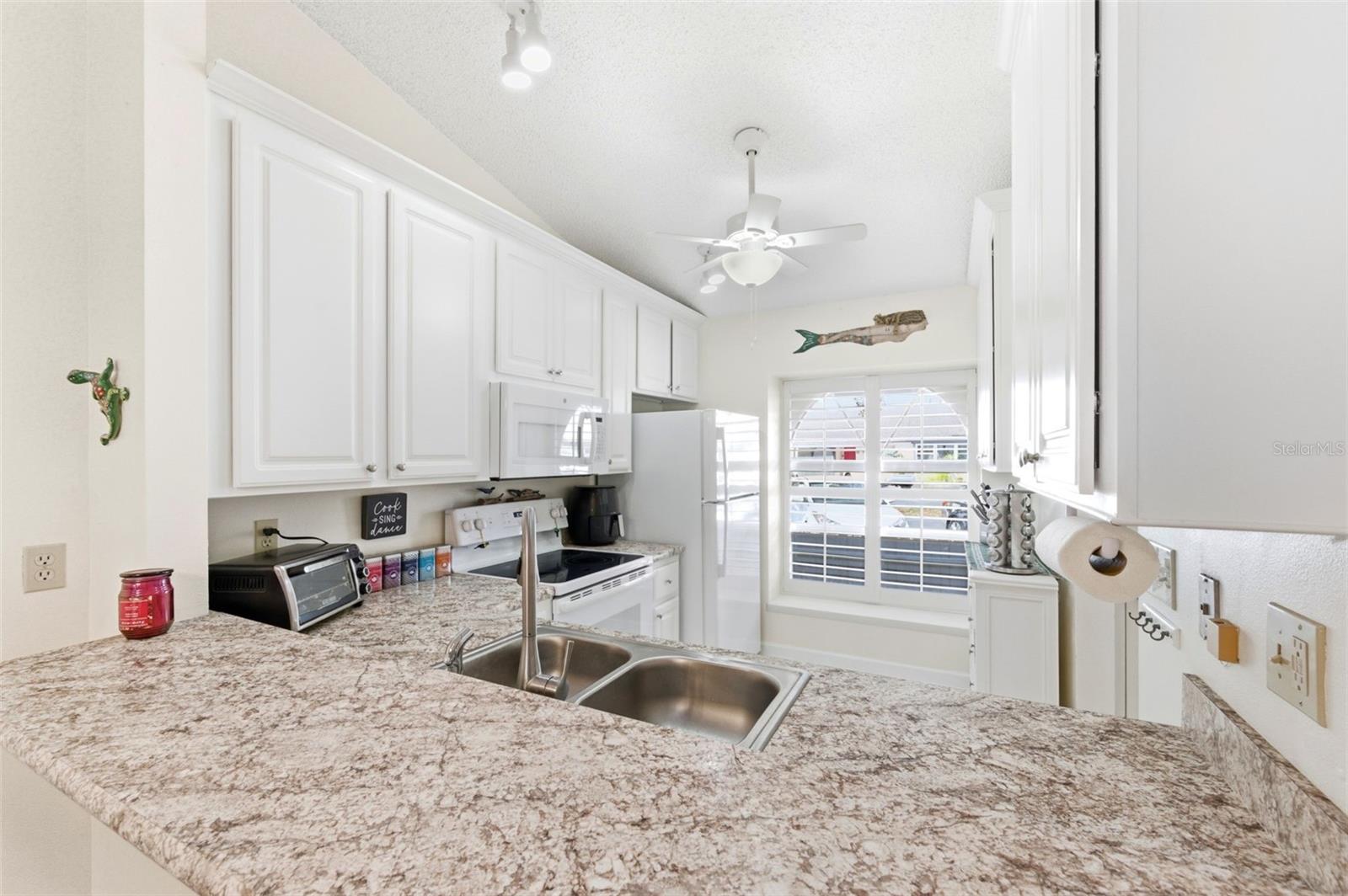 Image 10 of 32 For 3626 Mission Court