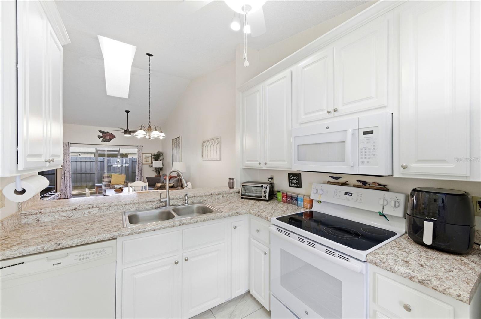 Image 11 of 32 For 3626 Mission Court