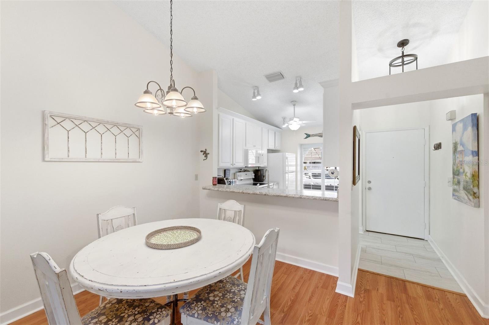 Image 5 of 32 For 3626 Mission Court