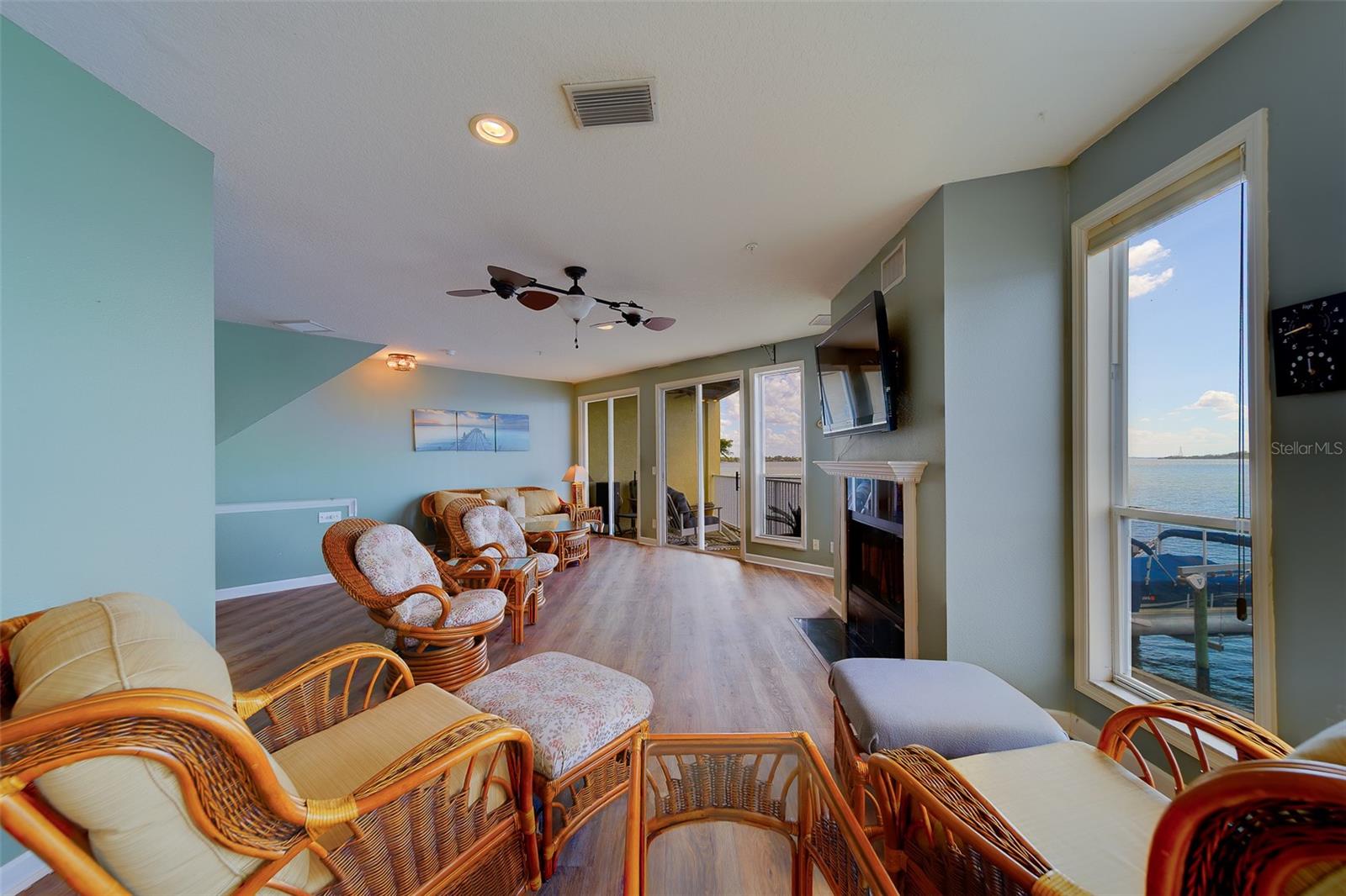 Image 28 of 100 For 138 Brent Circle