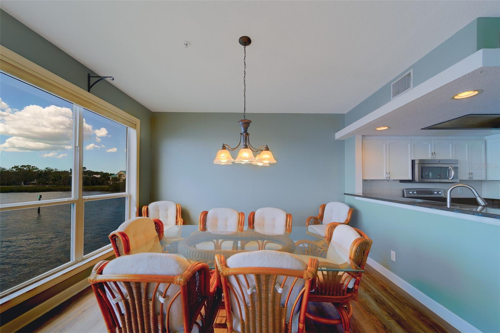 Image 29 of 100 For 138 Brent Circle