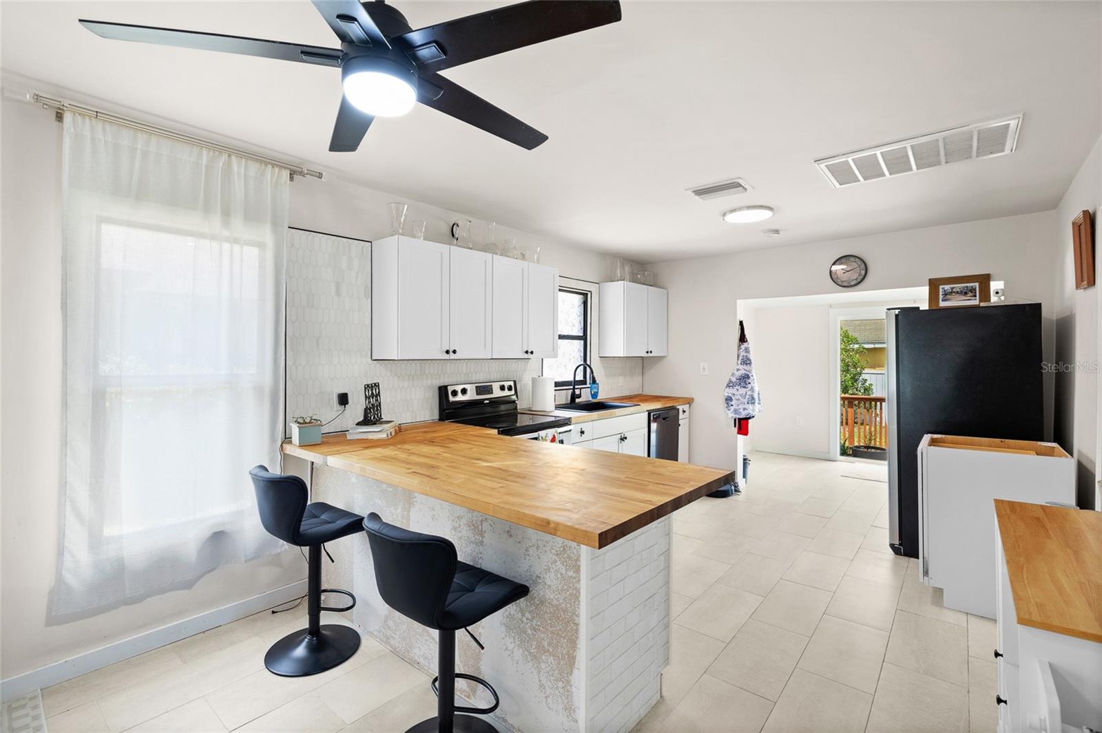 Image 10 of 57 For 504 Calhoun Street