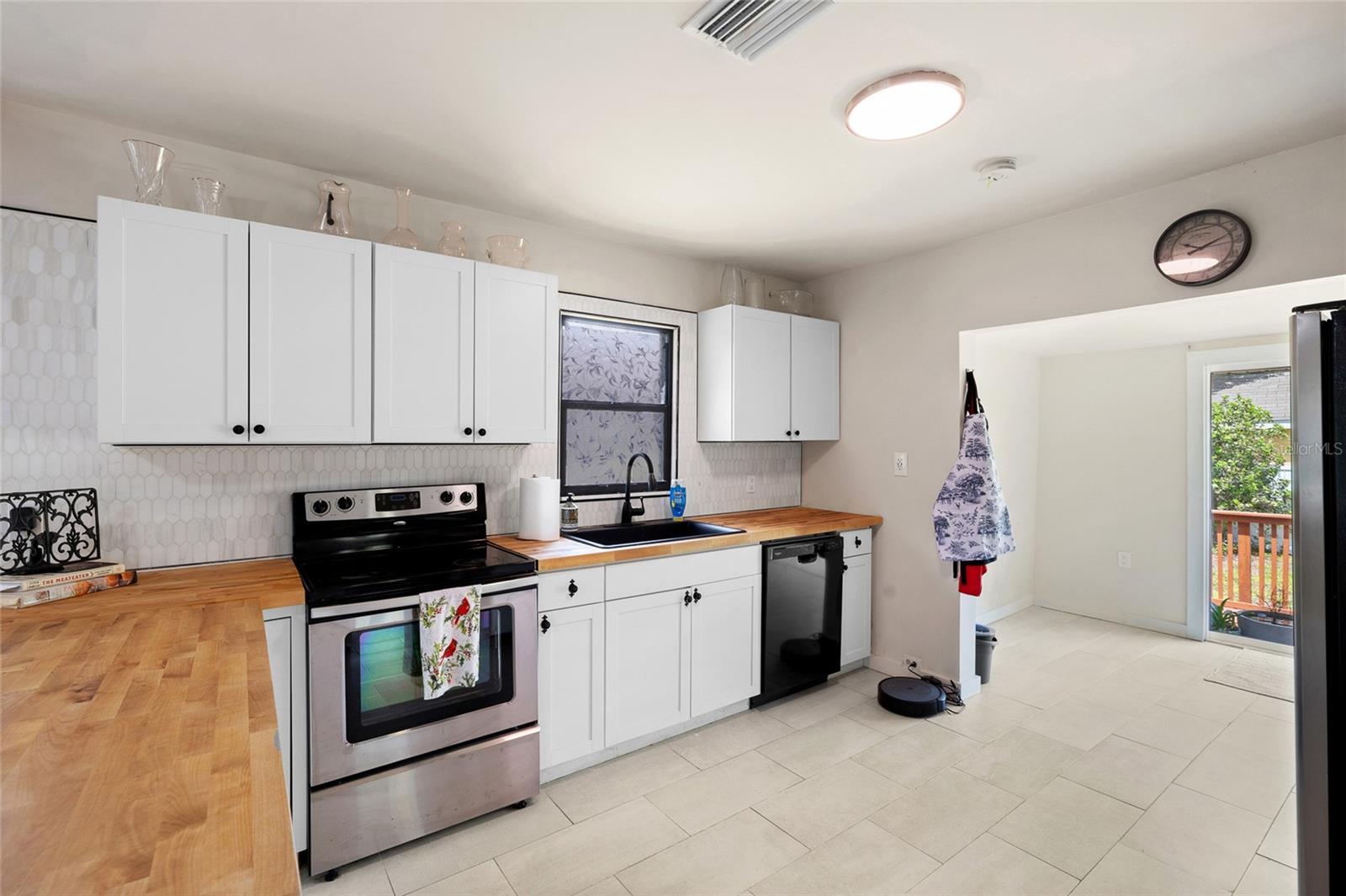 Image 11 of 57 For 504 Calhoun Street