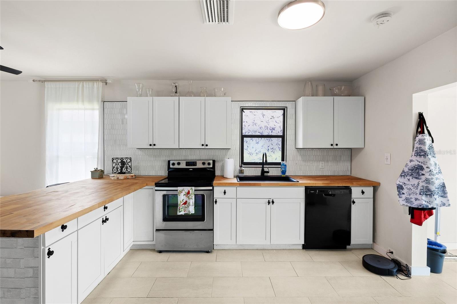 Image 12 of 57 For 504 Calhoun Street