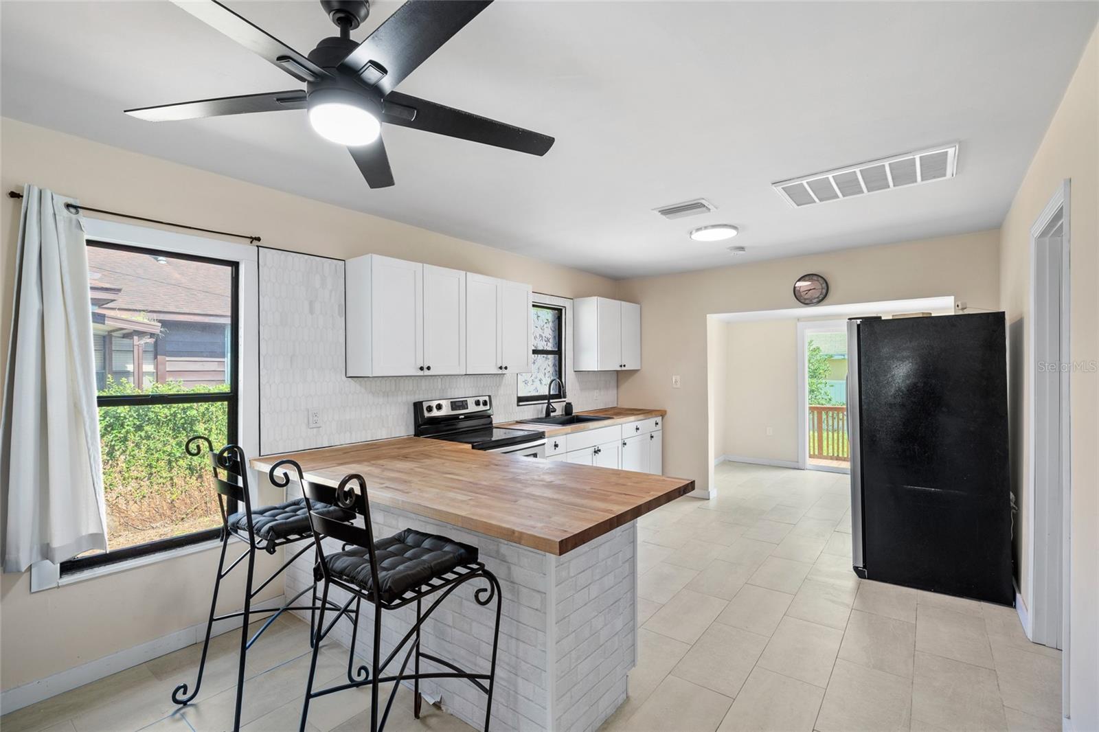 Image 20 of 57 For 504 Calhoun Street