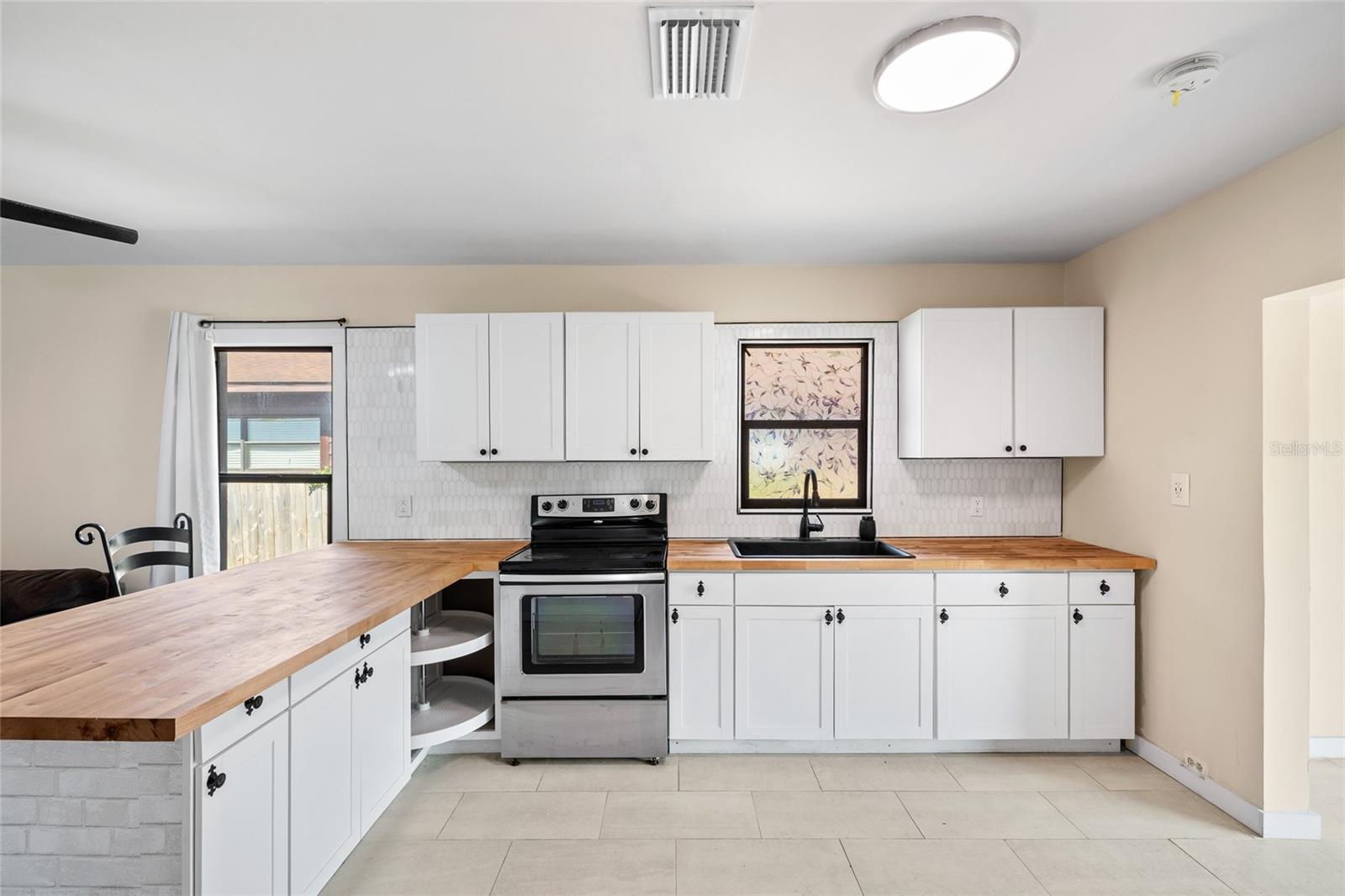 Image 21 of 57 For 504 Calhoun Street