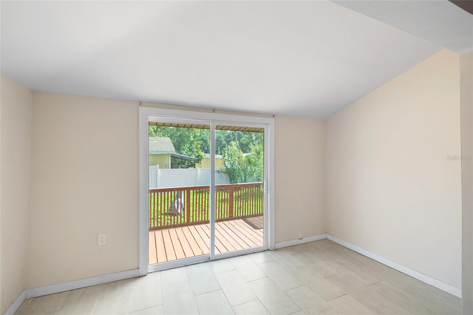 Image 23 of 57 For 504 Calhoun Street