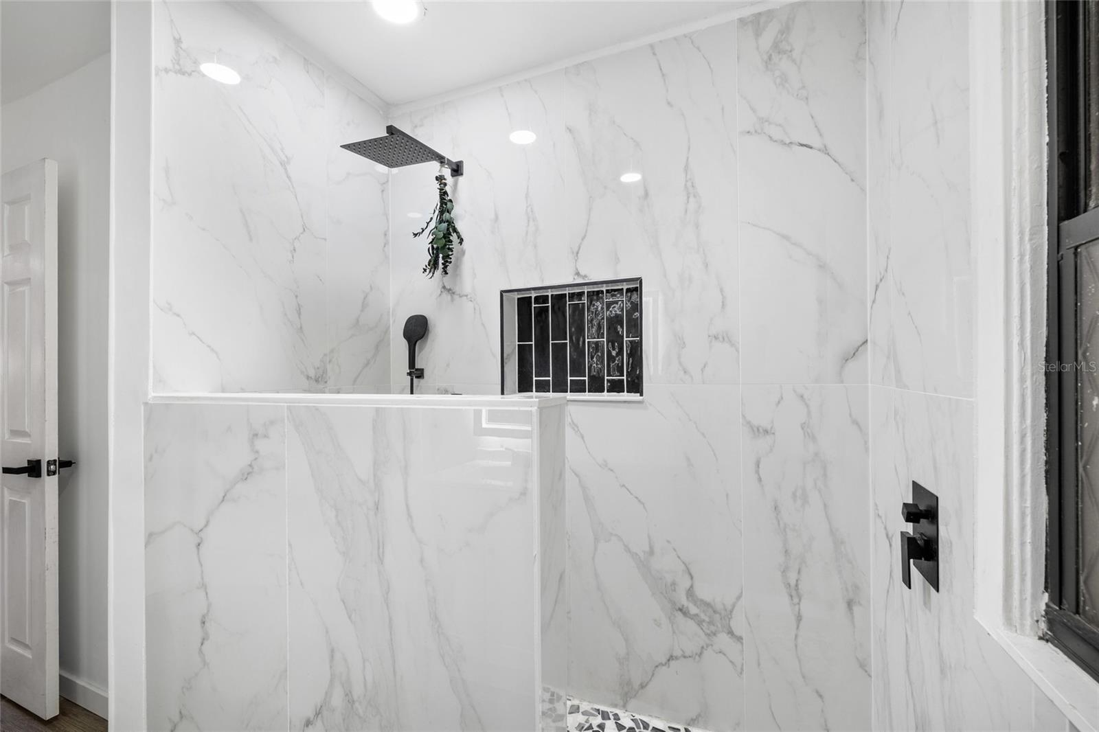 Image 28 of 57 For 504 Calhoun Street