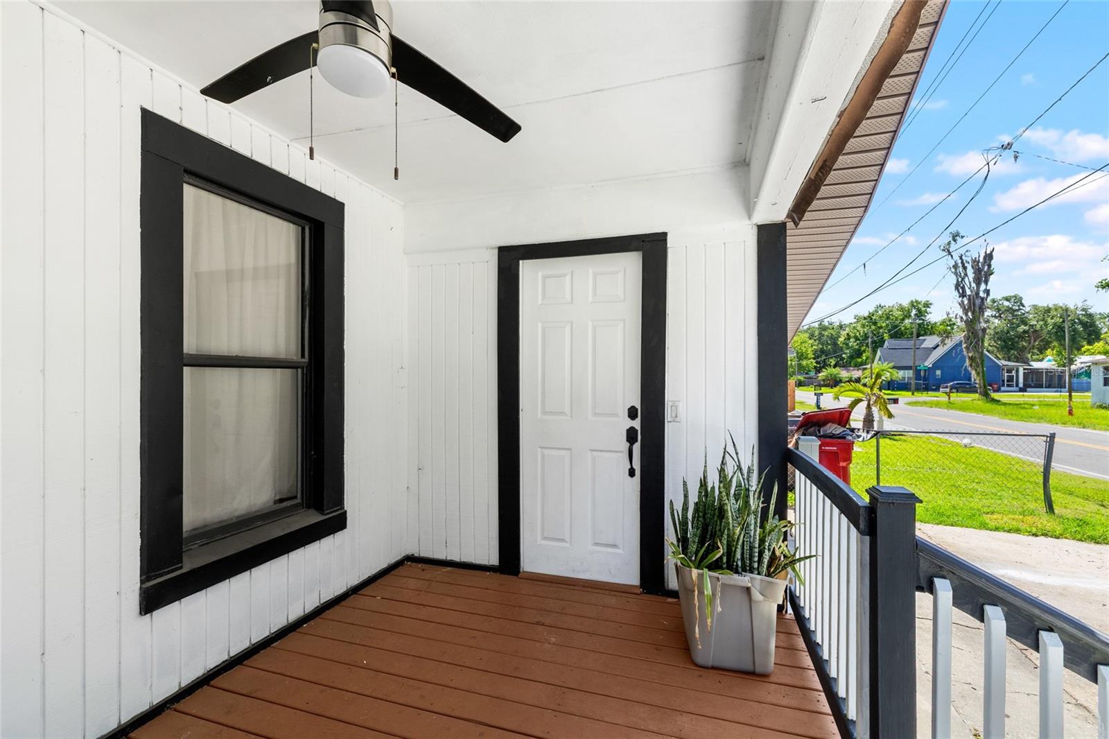 Image 3 of 57 For 504 Calhoun Street