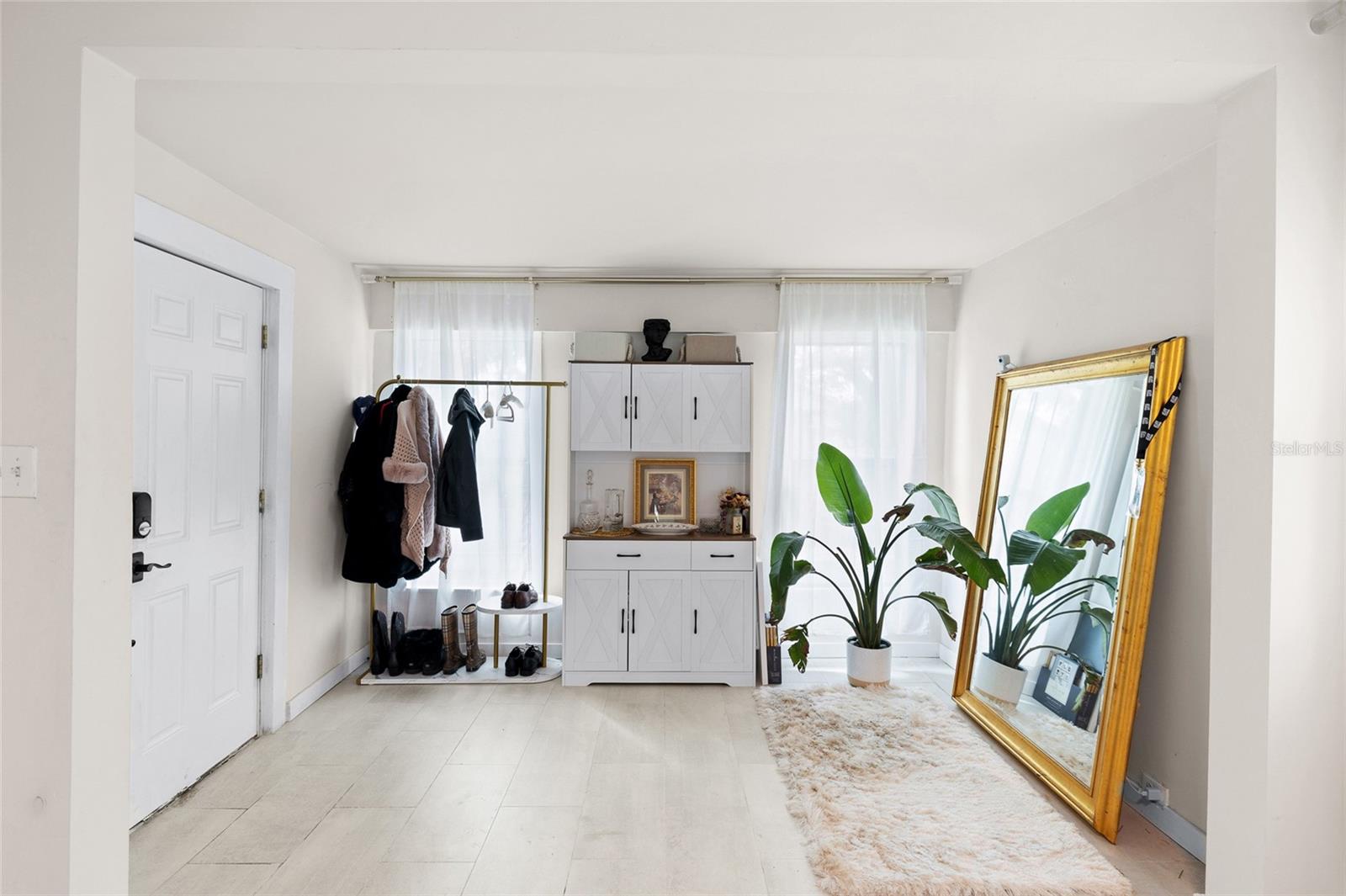 Image 5 of 57 For 504 Calhoun Street