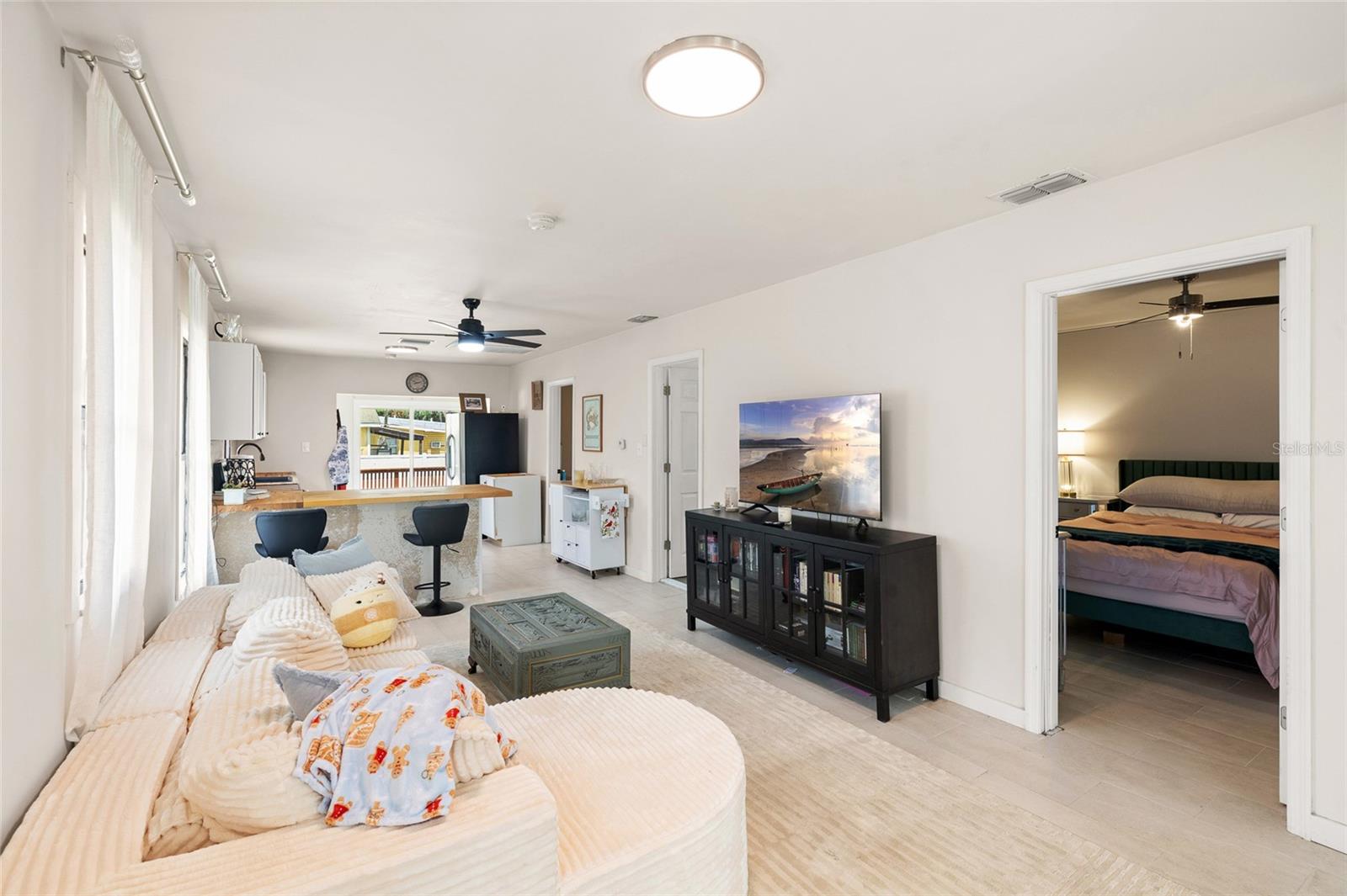 Image 7 of 57 For 504 Calhoun Street